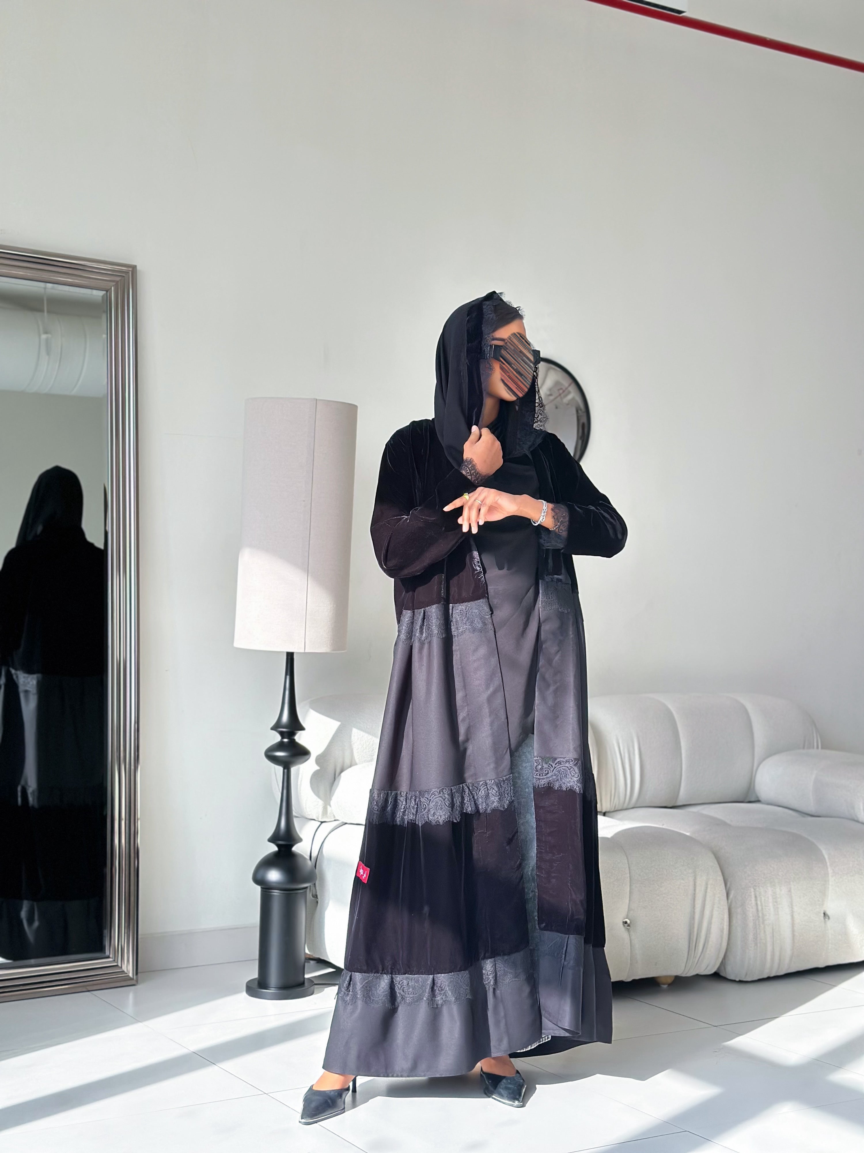 MWT576 - عباية مخمل مع تفته