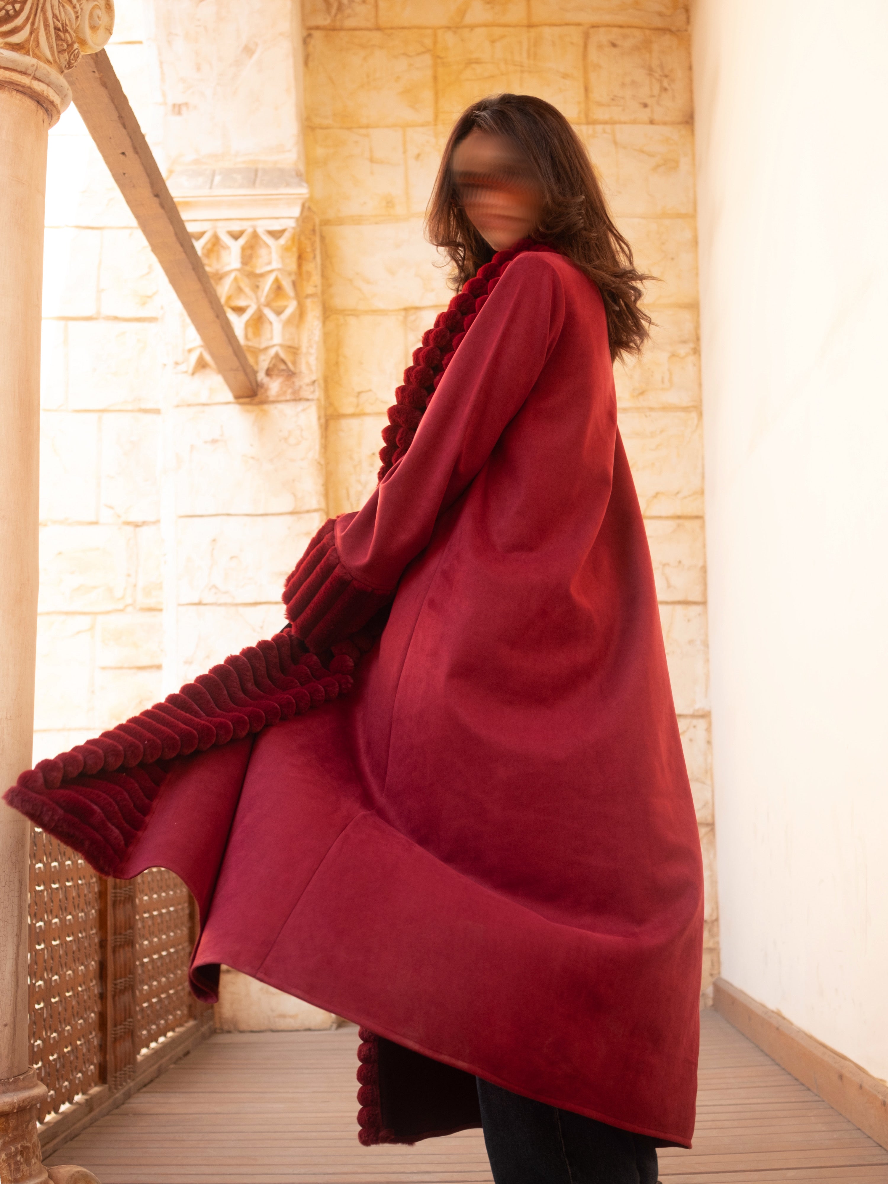 MW1805 - عباية شامواه مع تدخيلة فرو