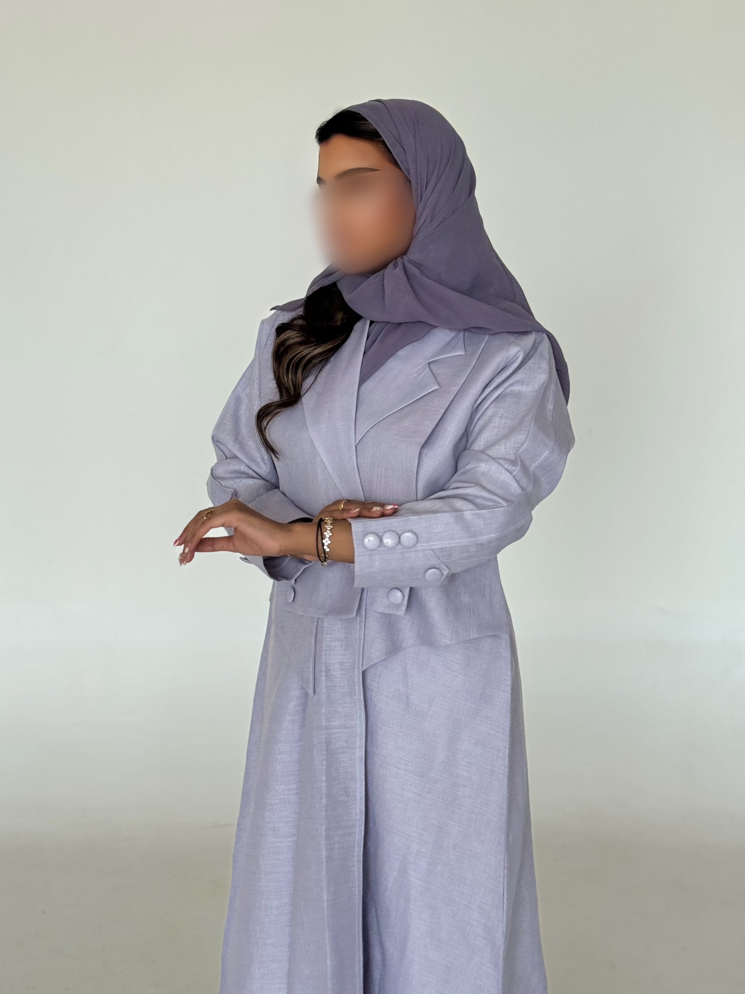 MW645 - Light Crepe Standing with Jacquard Half-Cloche