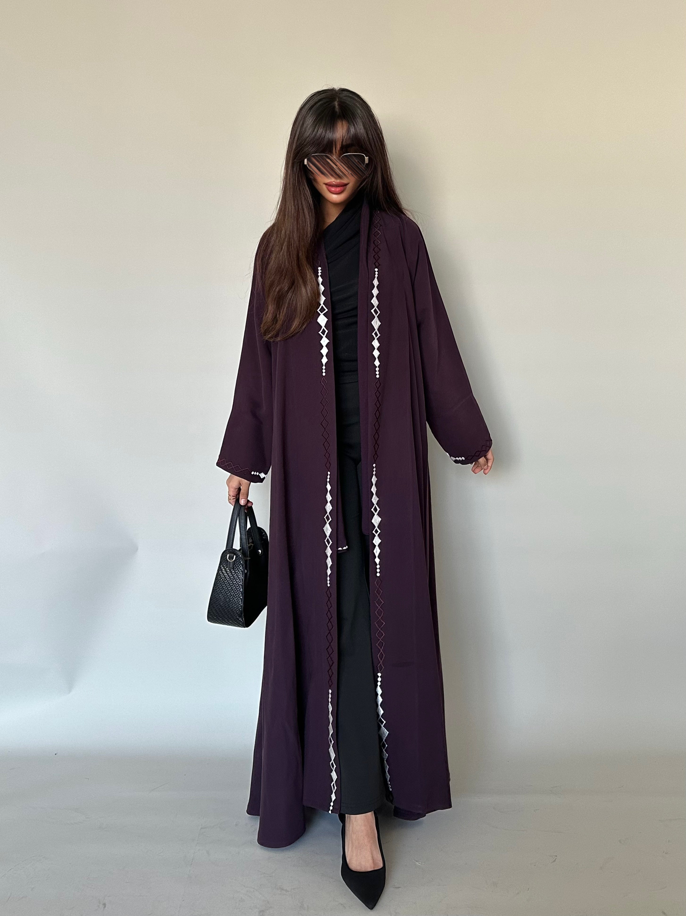 MW645 - Light Crepe Standing with Jacquard Half-Cloche