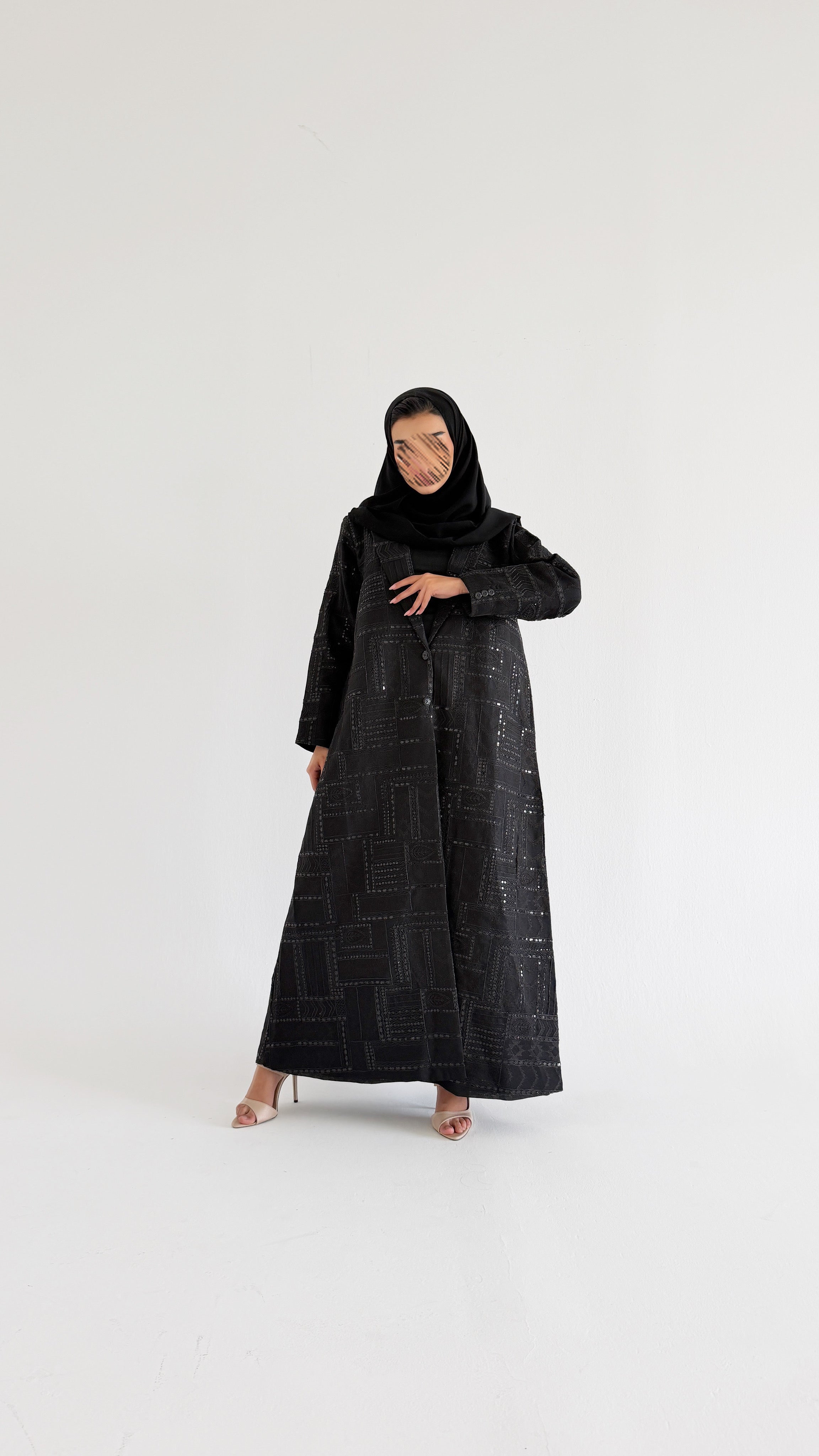 MWT1109 - عباية بليزر اسود تطريز - Aya