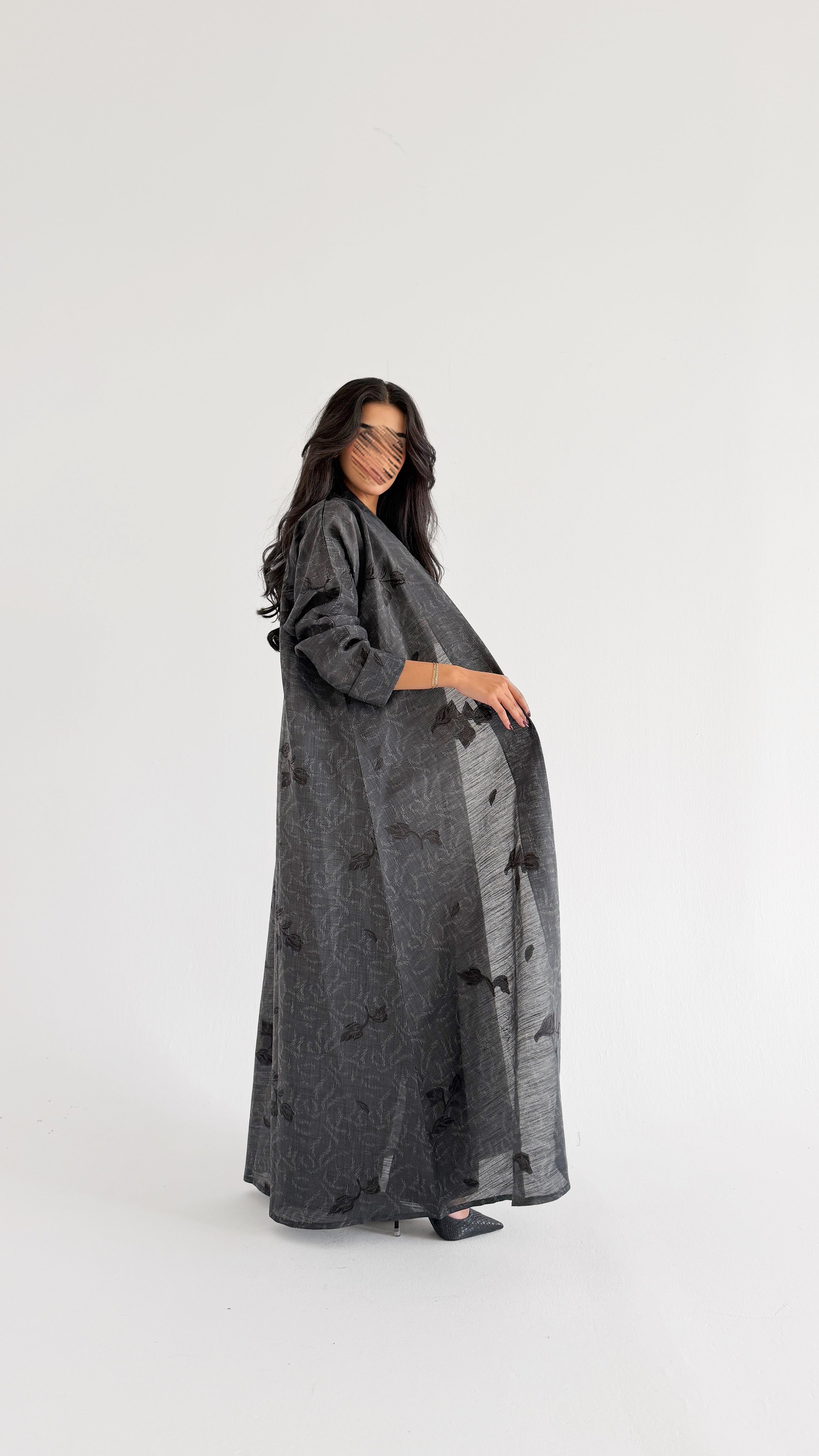 MWT1001 - عباية لنن مطرزة - Aya