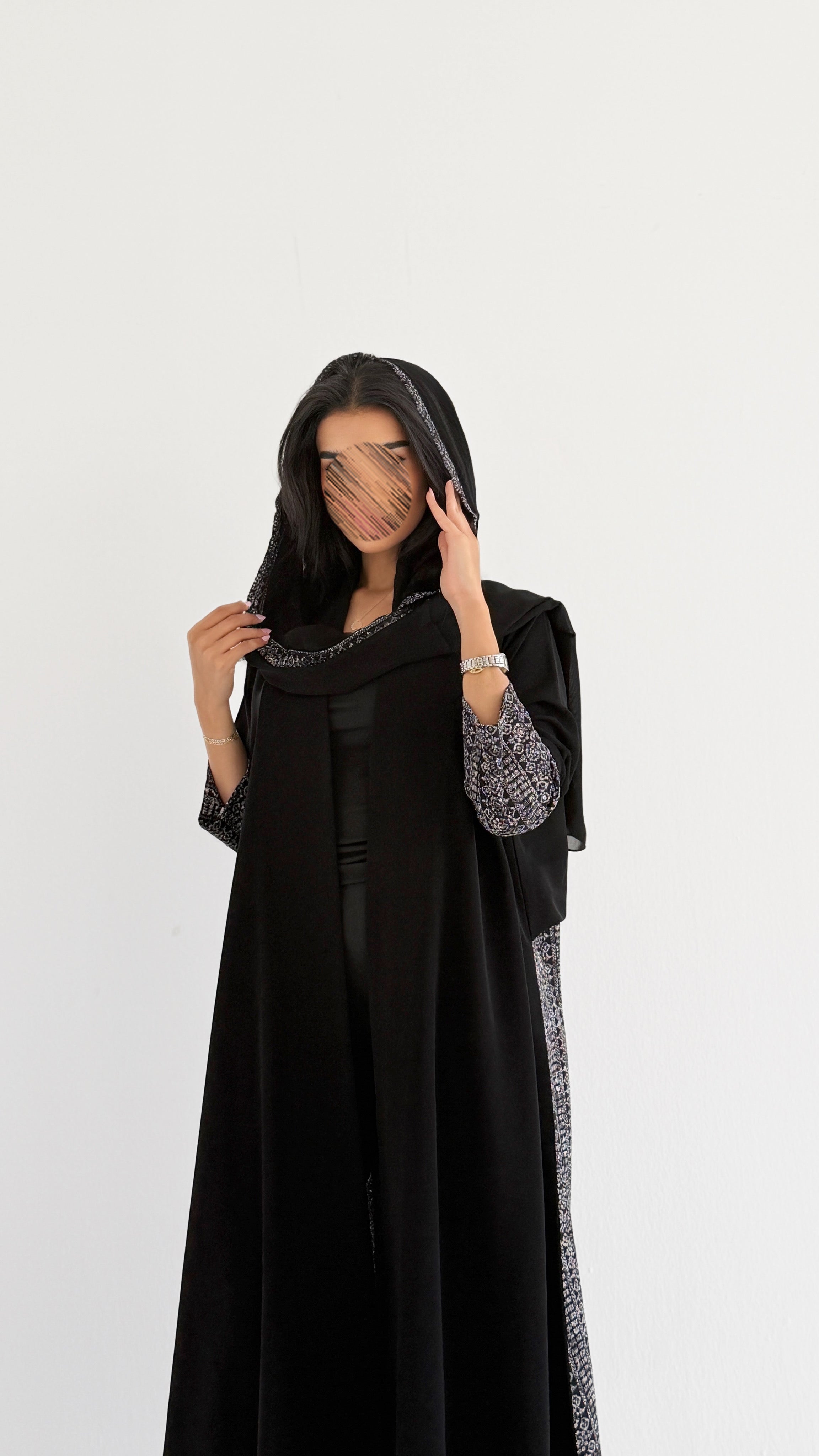 MWT797 - عبايه اسود بتطريز ابيض واسود - Aya