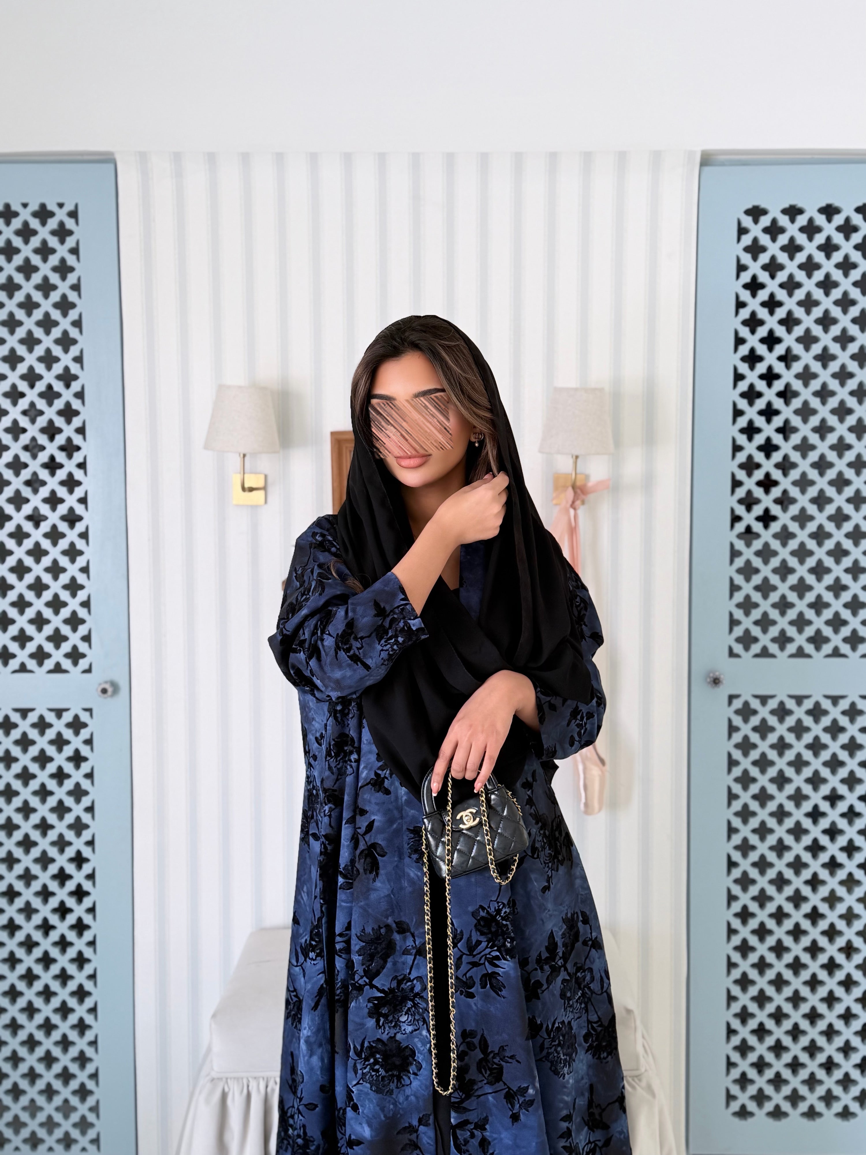 MWT5005 - عبايه كحلي طباعة كريب قصة نص كلوش - Aya