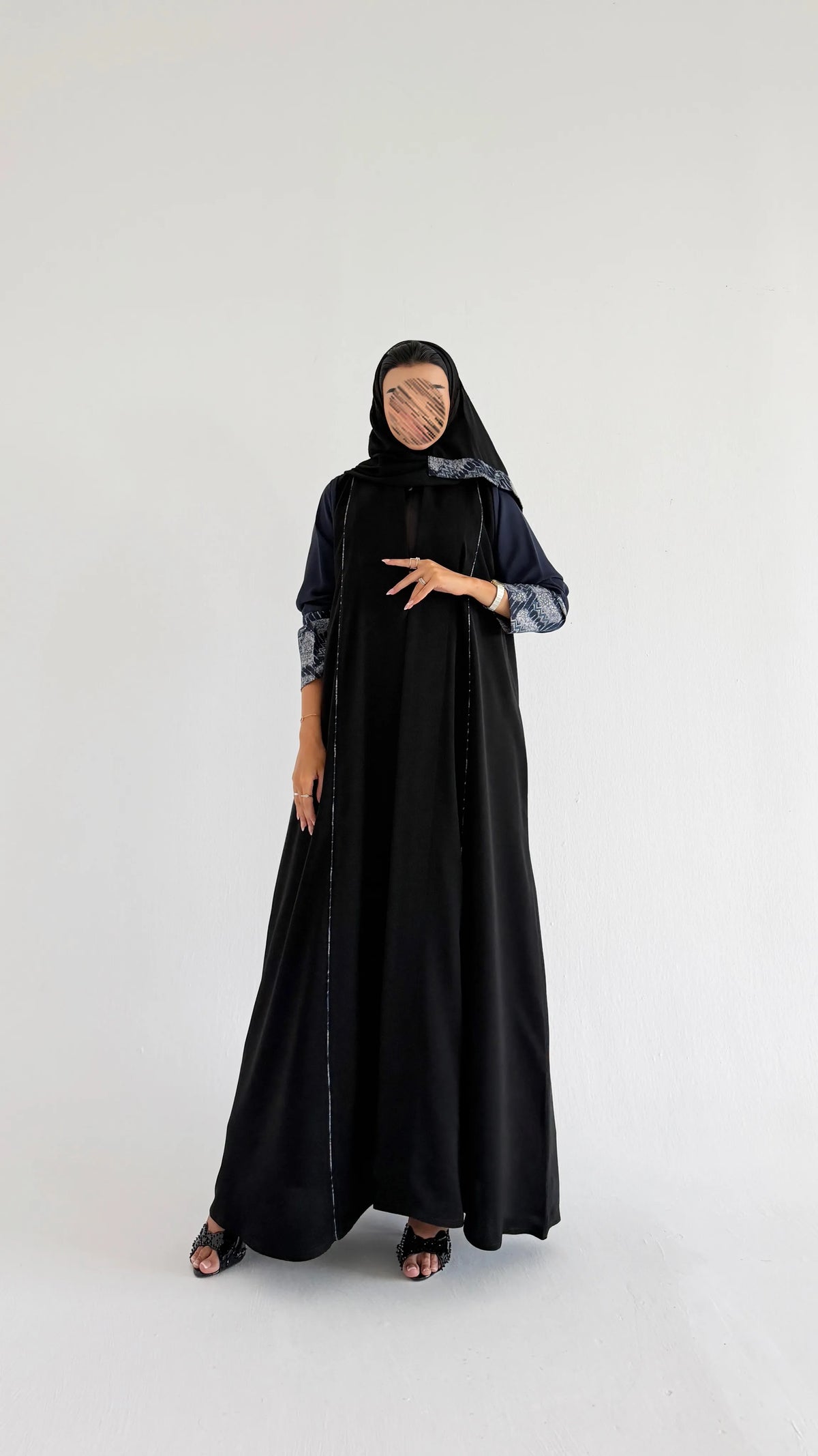 MWT1291  - عباية كتان اسود بتدخيلة لنن مشجر - Aya