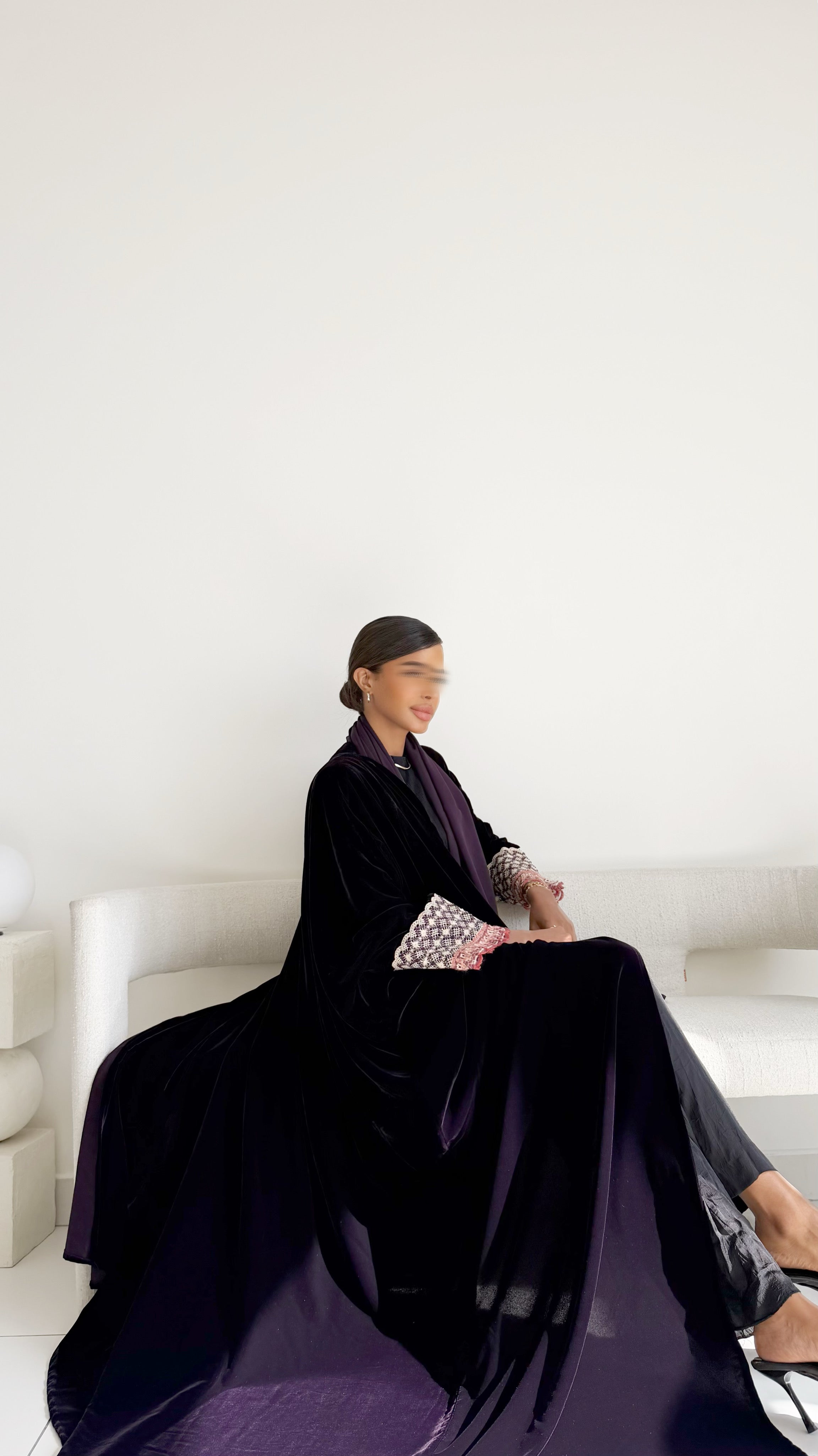 MW2004 -عباية مخمل اس اس مع اضافة الكورشية بالاكمام