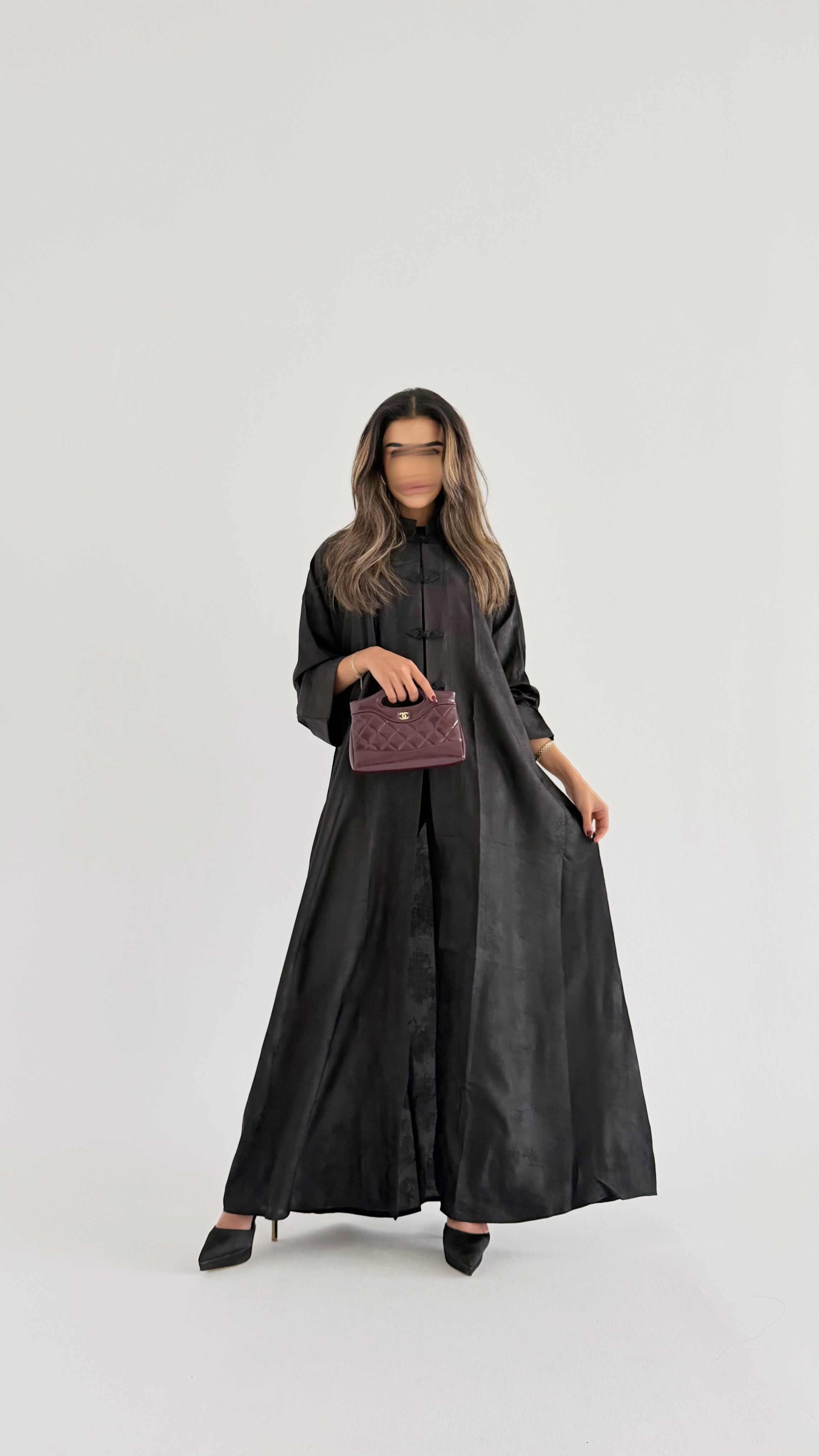 MW645 - Light Crepe Standing with Jacquard Half-Cloche