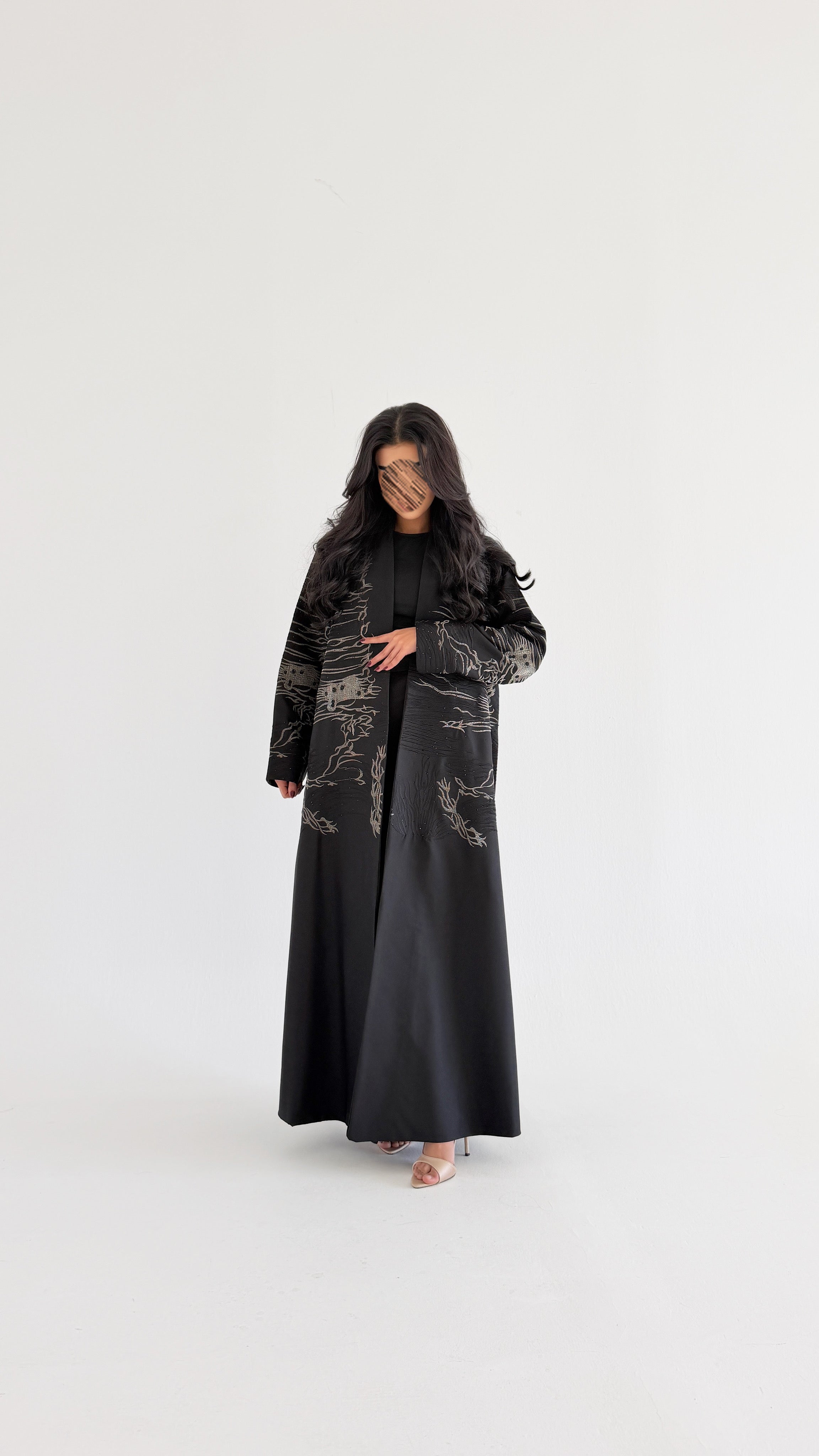 MWT1094 - عبايه اسود بتطريز واضافه لمعه - Aya