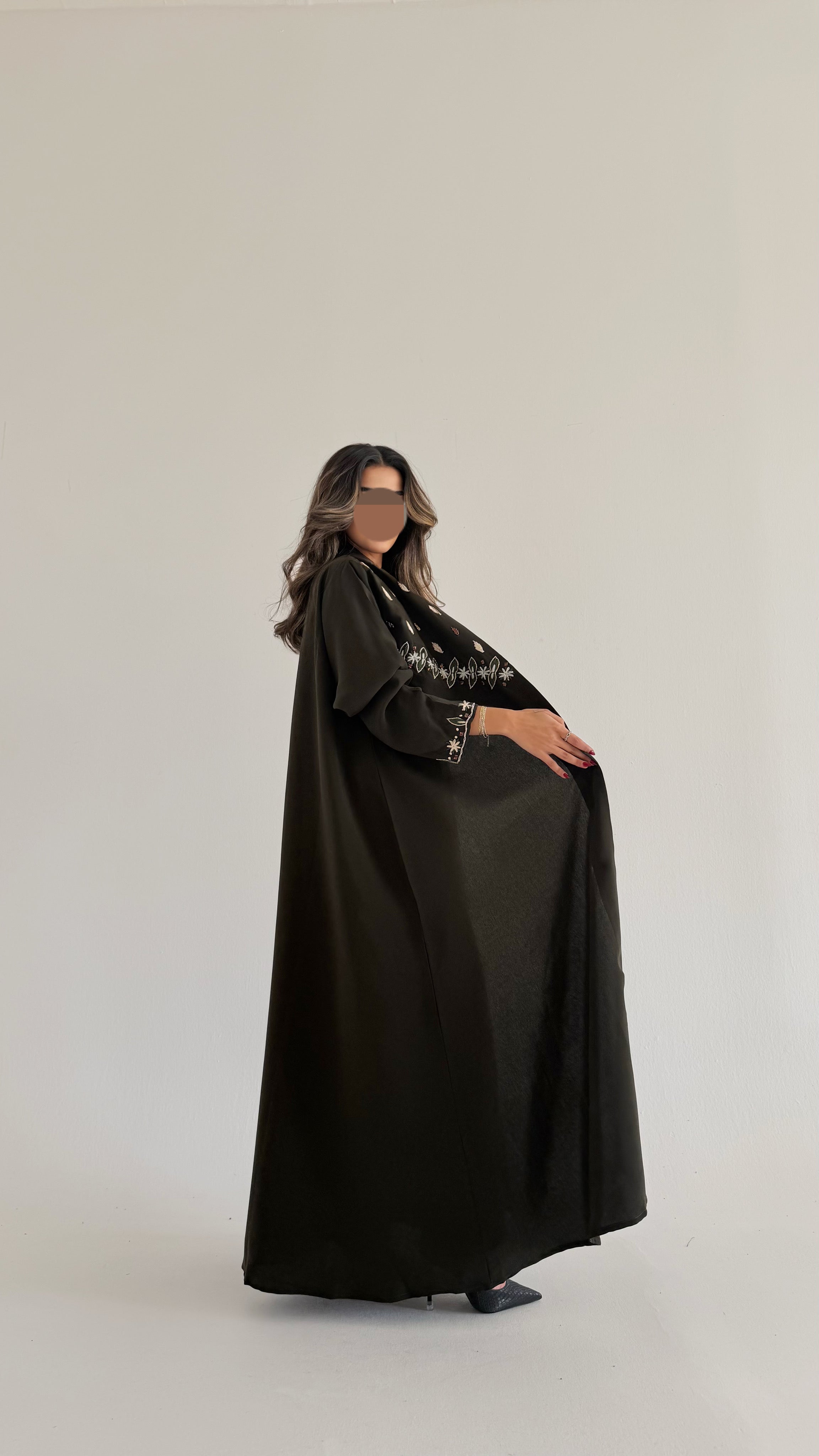 MWT676 - عباية زيتي شك