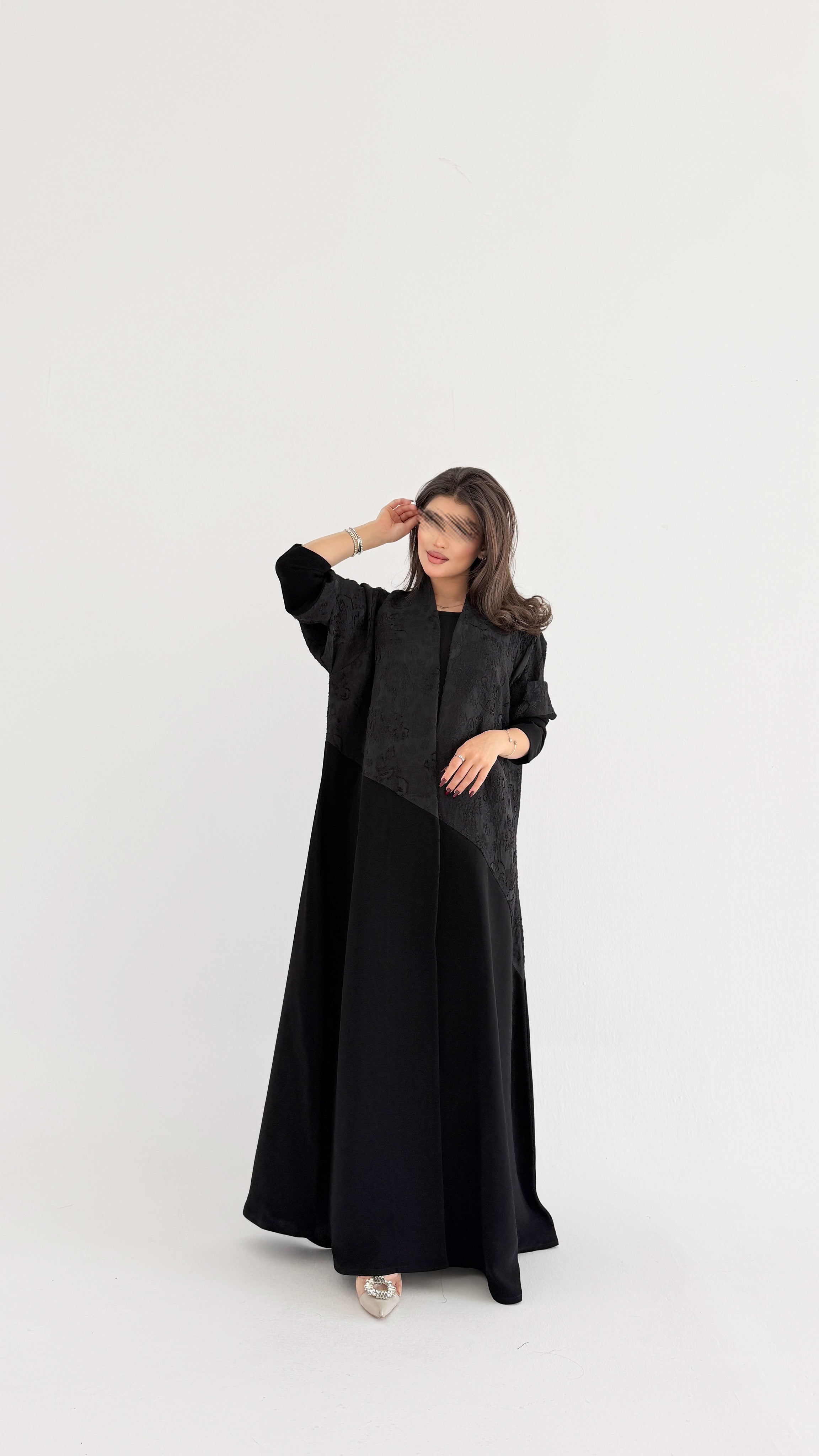 MWT1084 - عباية مع تدخيله مشجر |Abaya with floral inserts