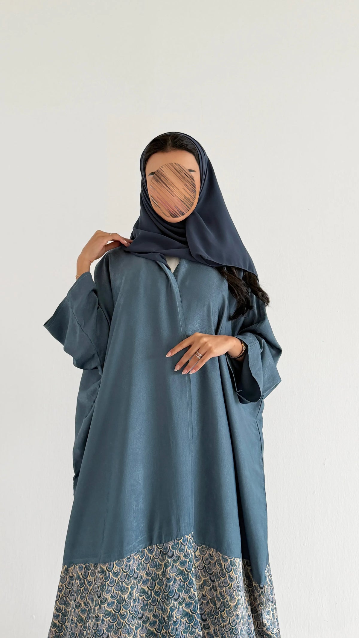 MWT2156 - عباية كريب مع تدخيله كريب مشجر باردة - Aya