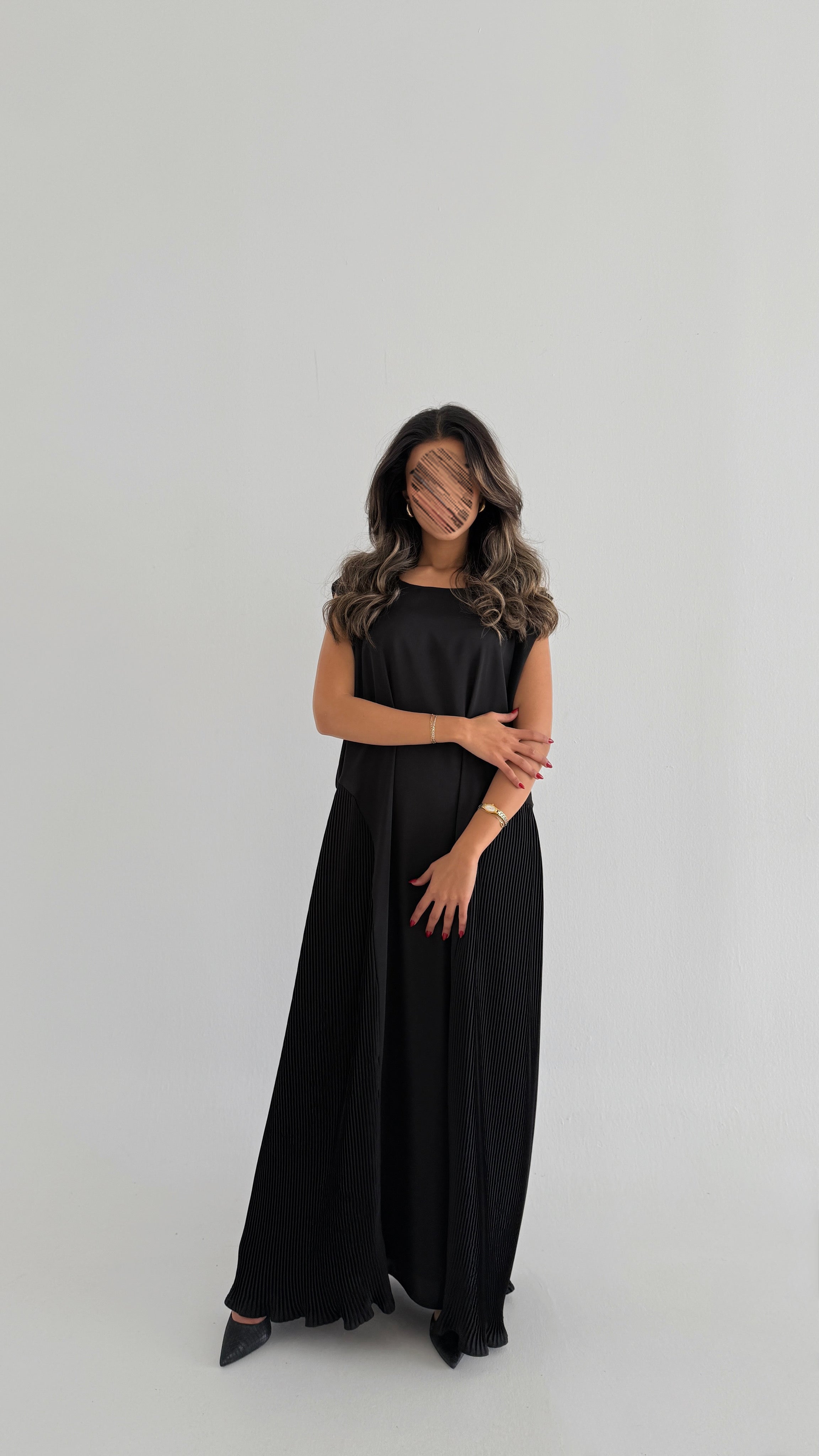 MW645 - Light Crepe Standing with Jacquard Half-Cloche