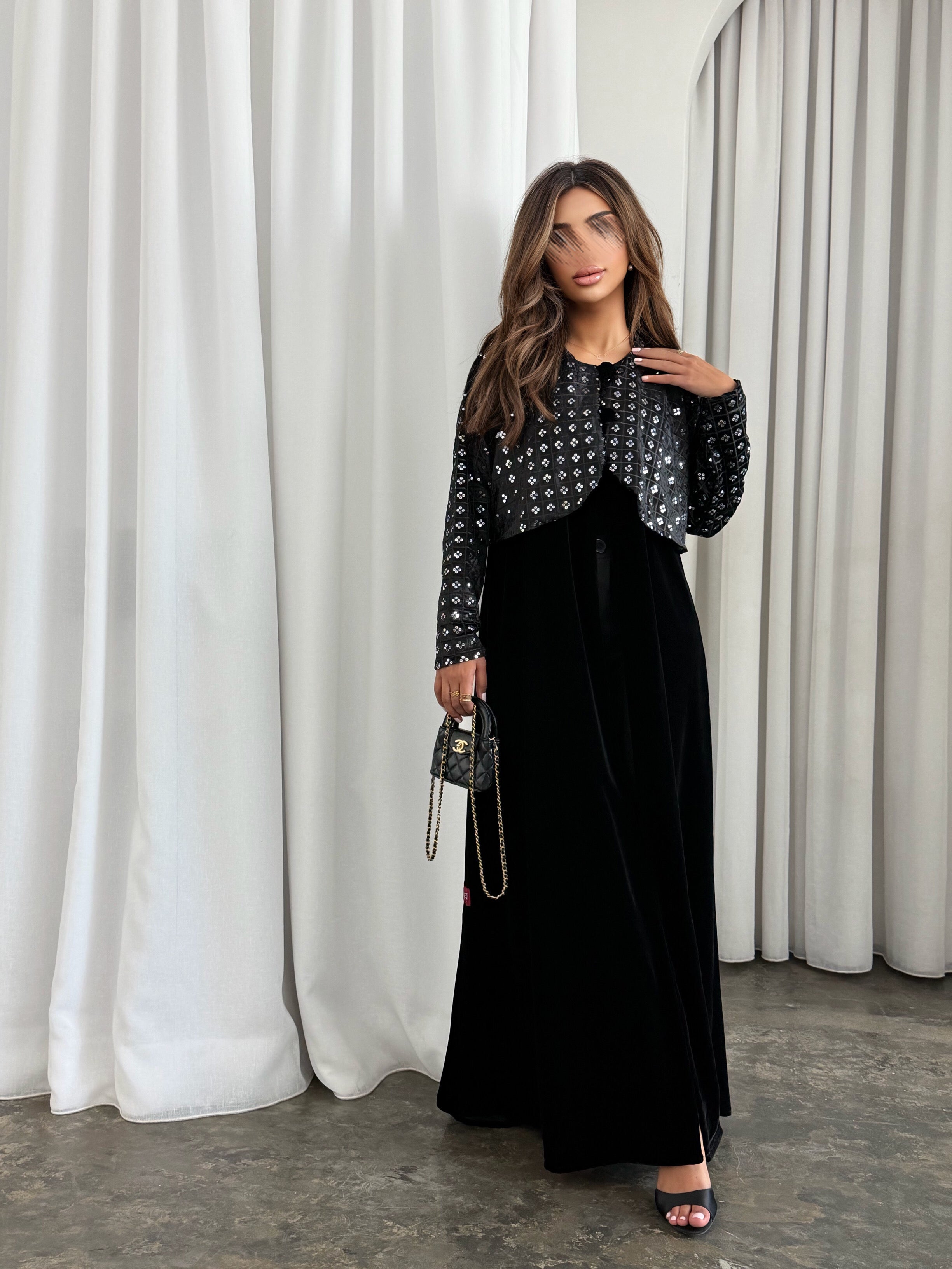 MW645 - Light Crepe Standing with Jacquard Half-Cloche