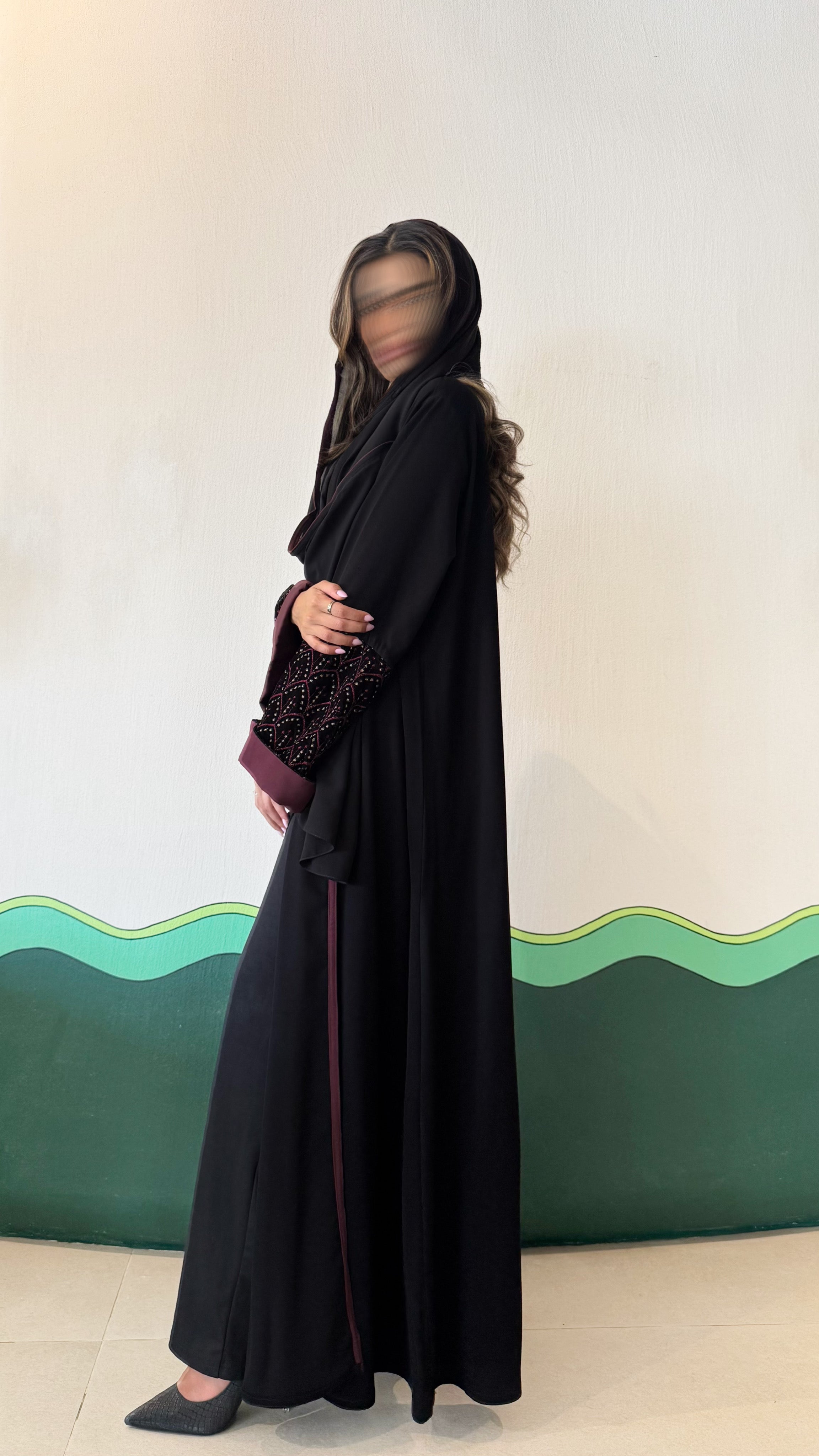 MW645 - Light Crepe Standing with Jacquard Half-Cloche