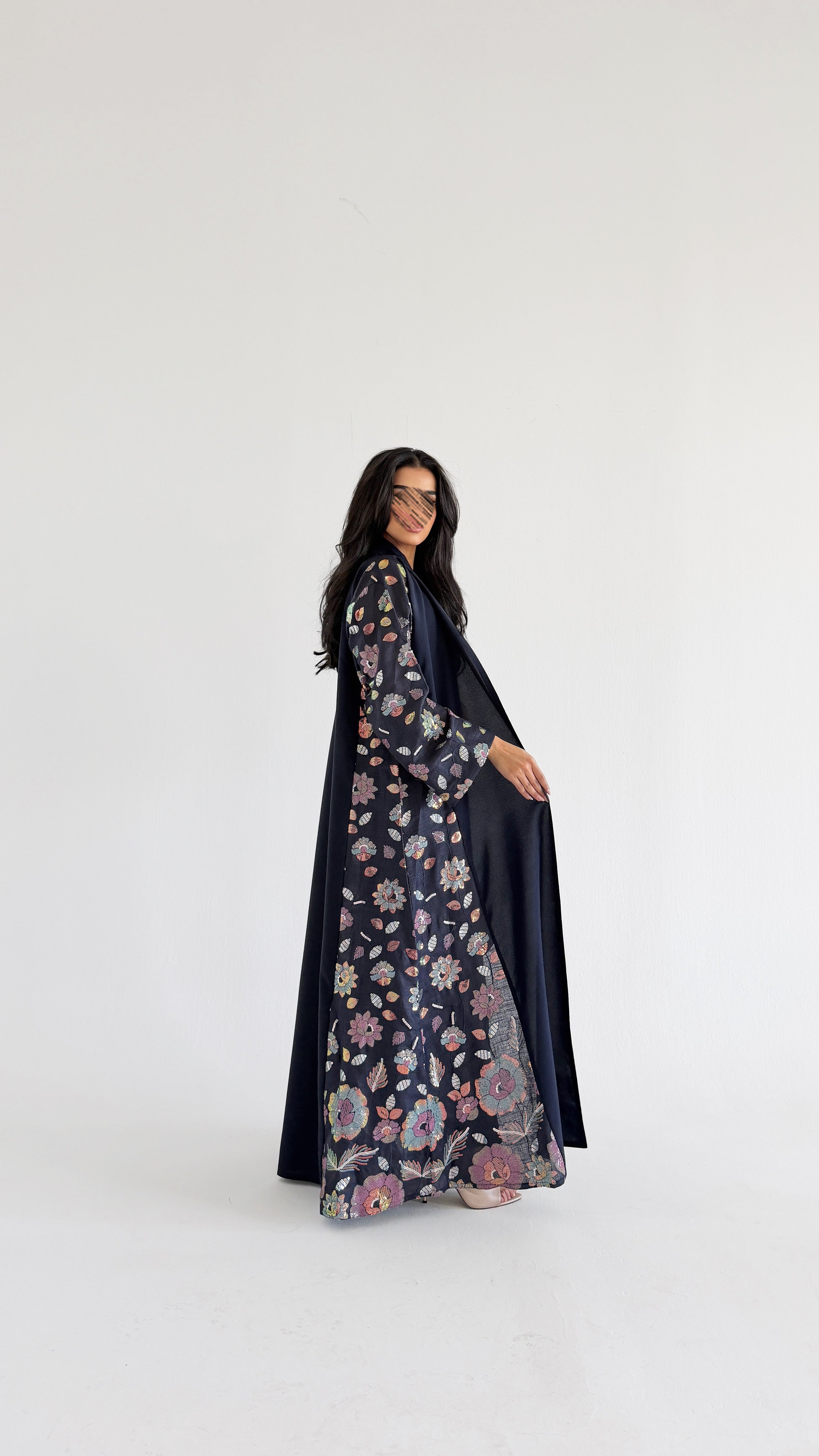 MWT1116 - عباية لنن مع تدخلية ركامة - Aya