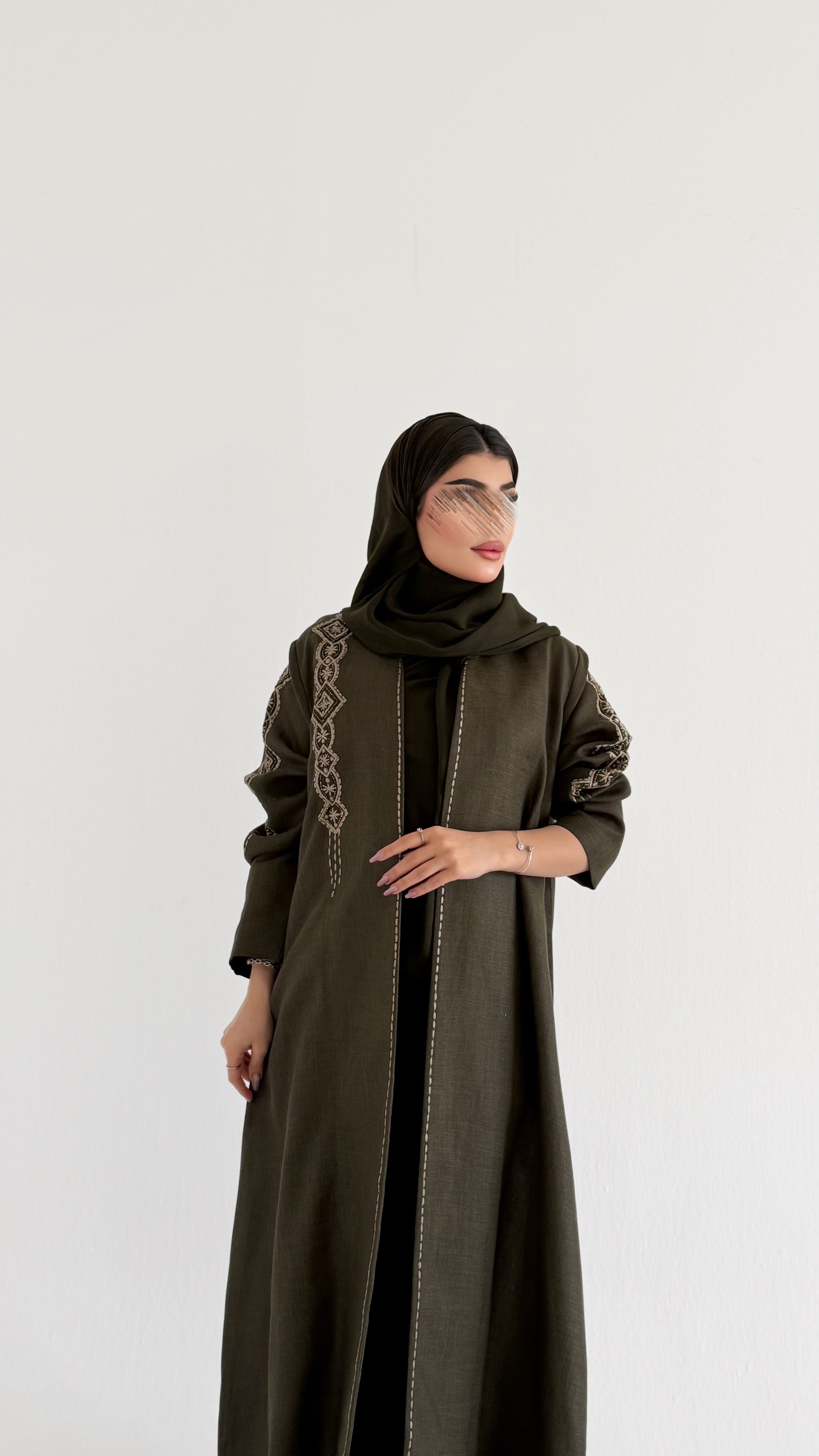 MW2128 - عباية لينن أنيقة بقصّة هينك عصرية - Aya