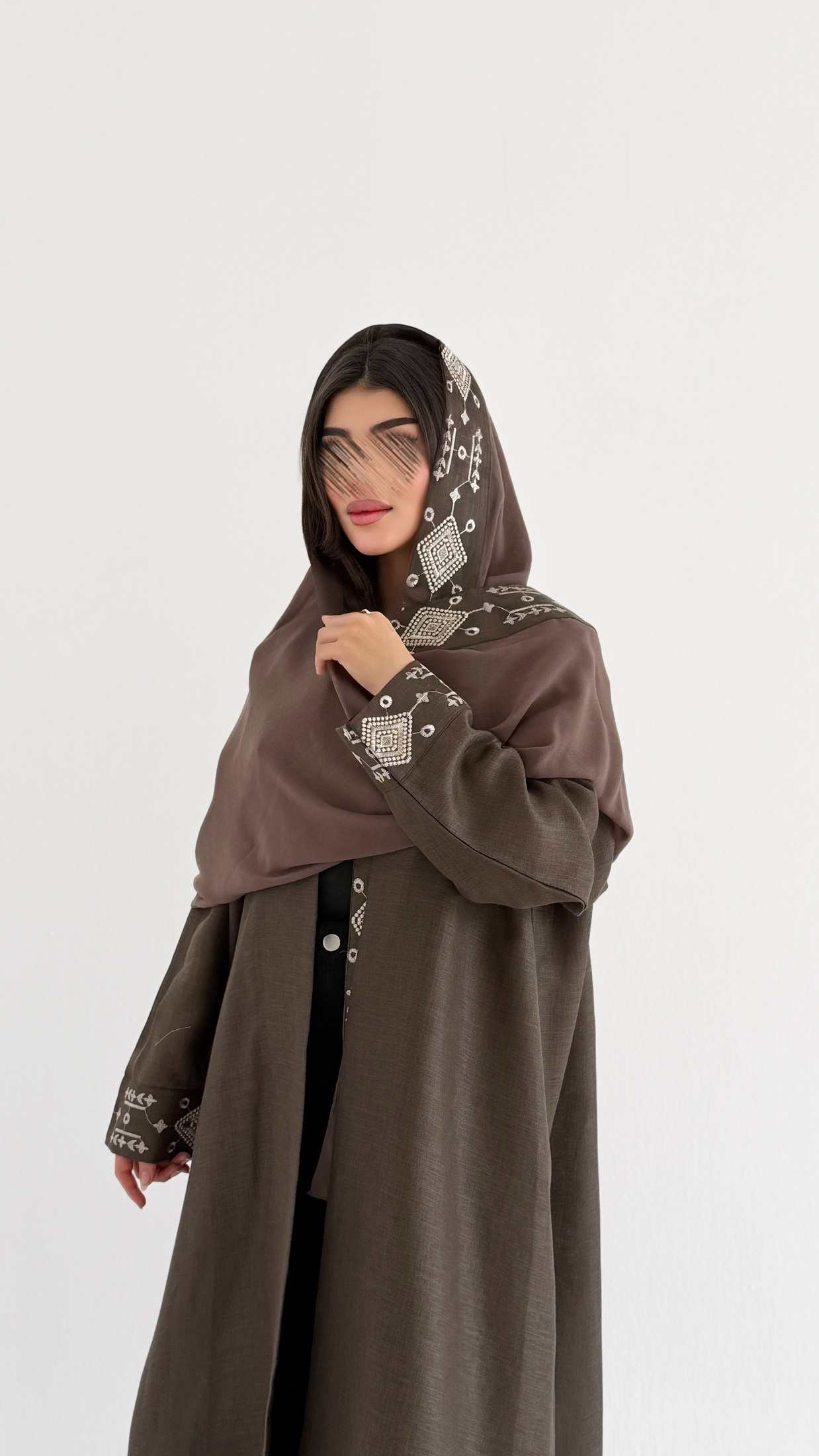 MWT1112 - عبايه لنن تطريز مع تدخيلة شانتون - Aya