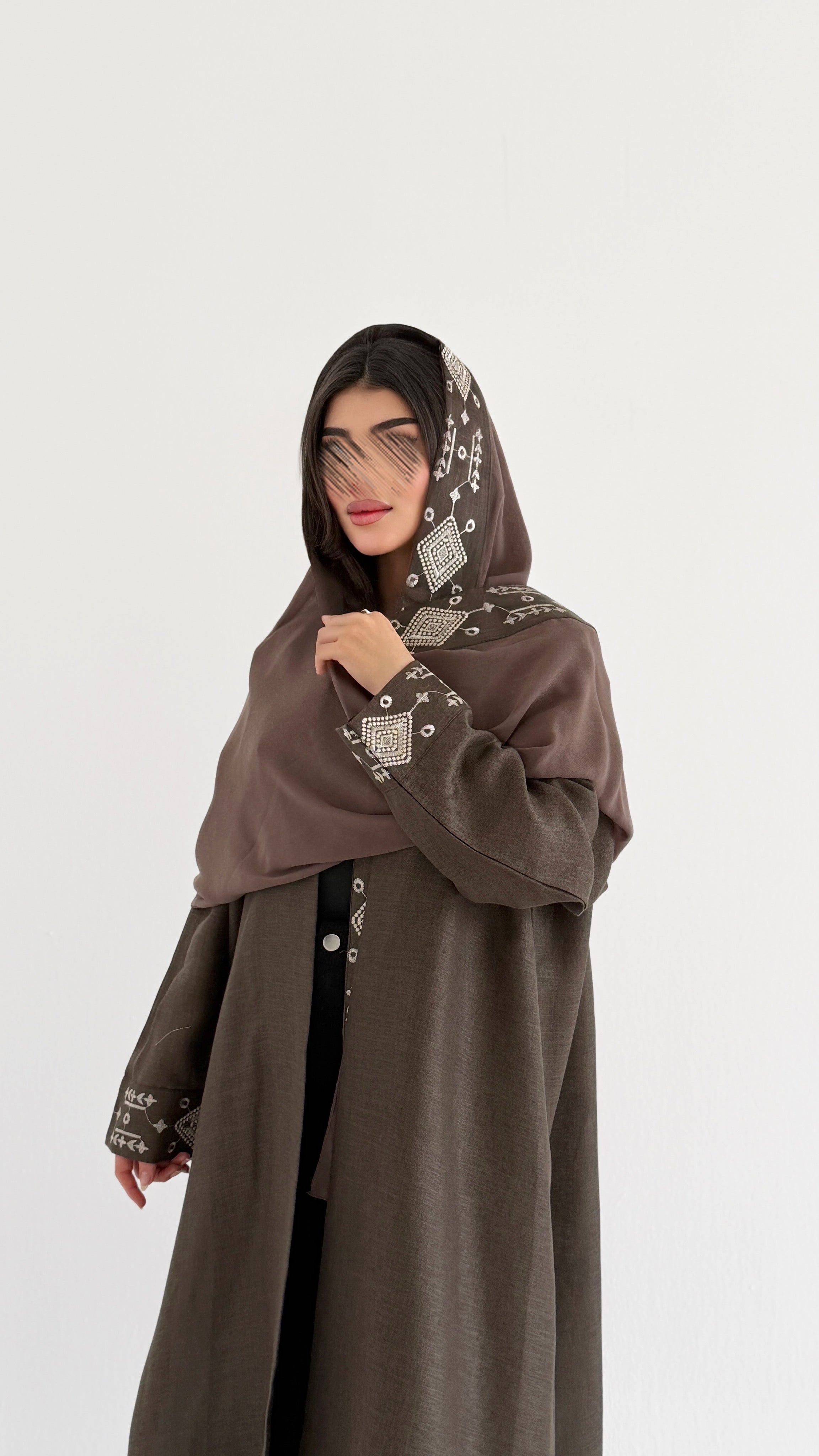 MWT1112 - عبايه لنن تطريز مع تدخيلة شانتون - Aya