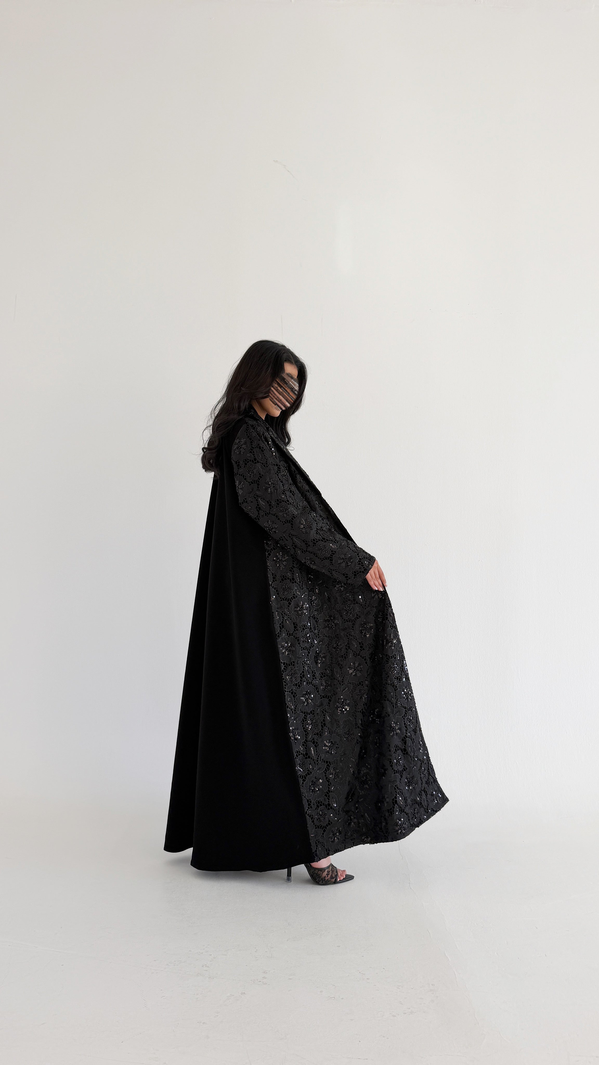 MWT2016 - عباية العيد كريب اسود مع دانتيل مورد - Aya