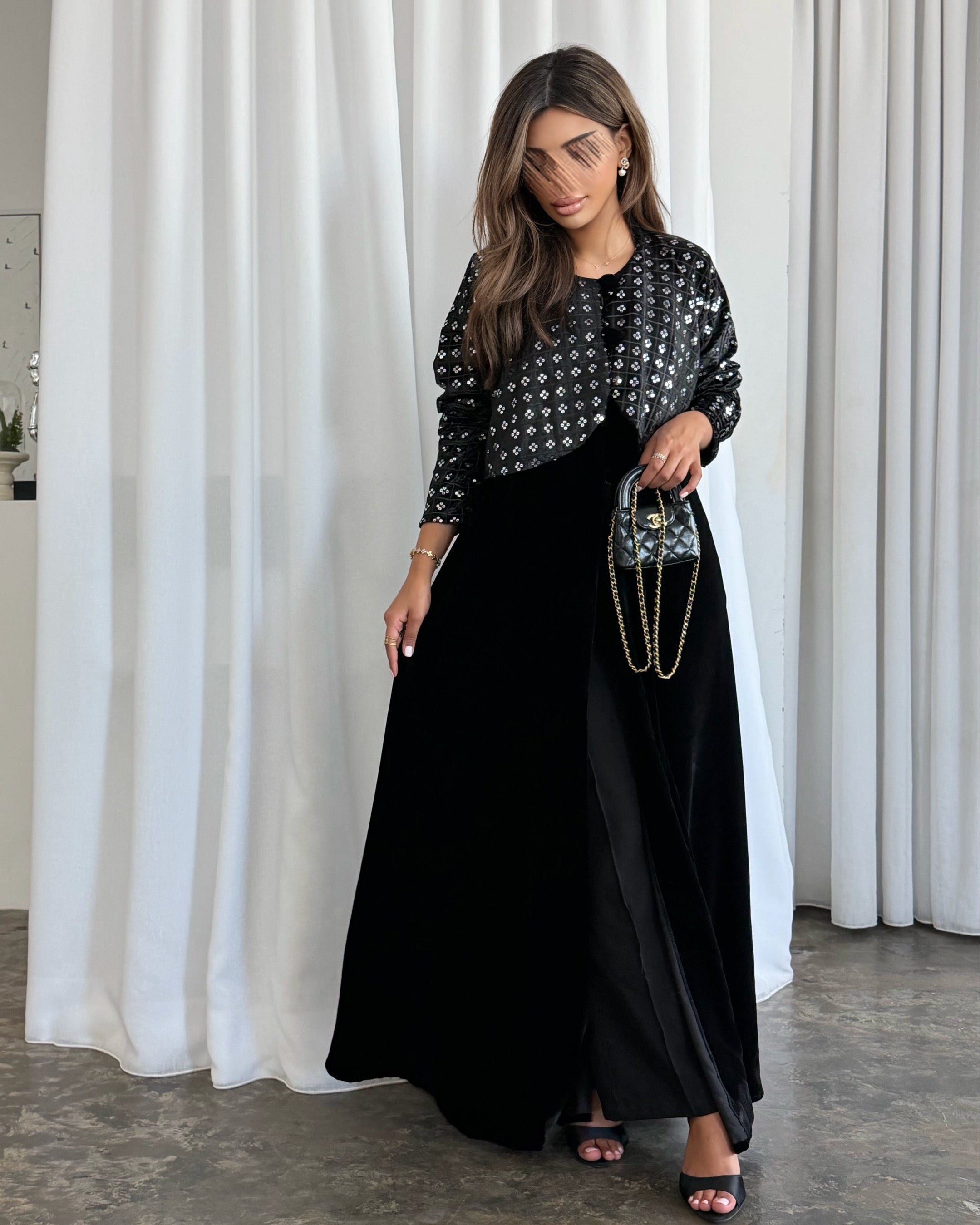 MW645 - Light Crepe Standing with Jacquard Half-Cloche