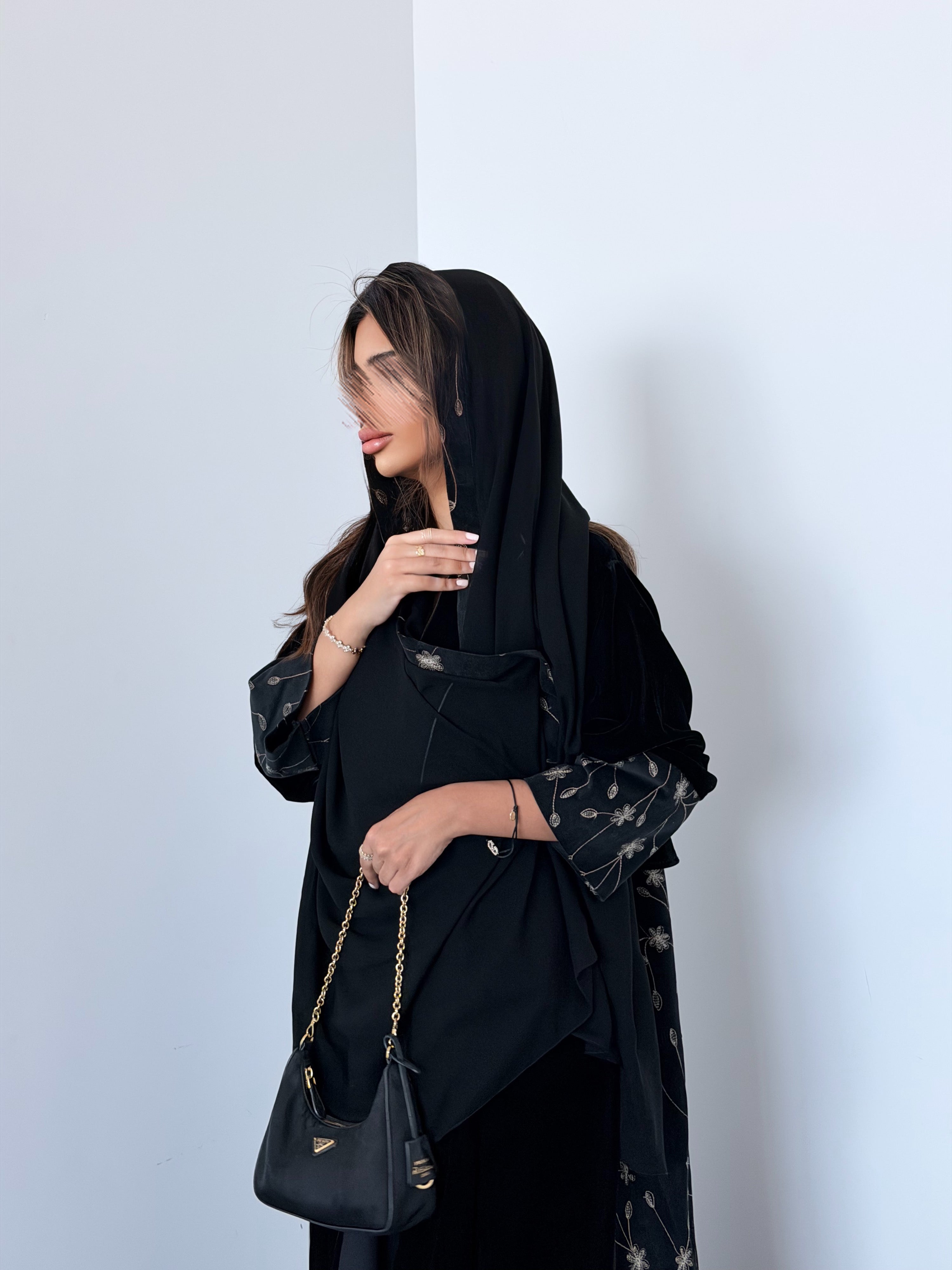 MW645 - Light Crepe Standing with Jacquard Half-Cloche