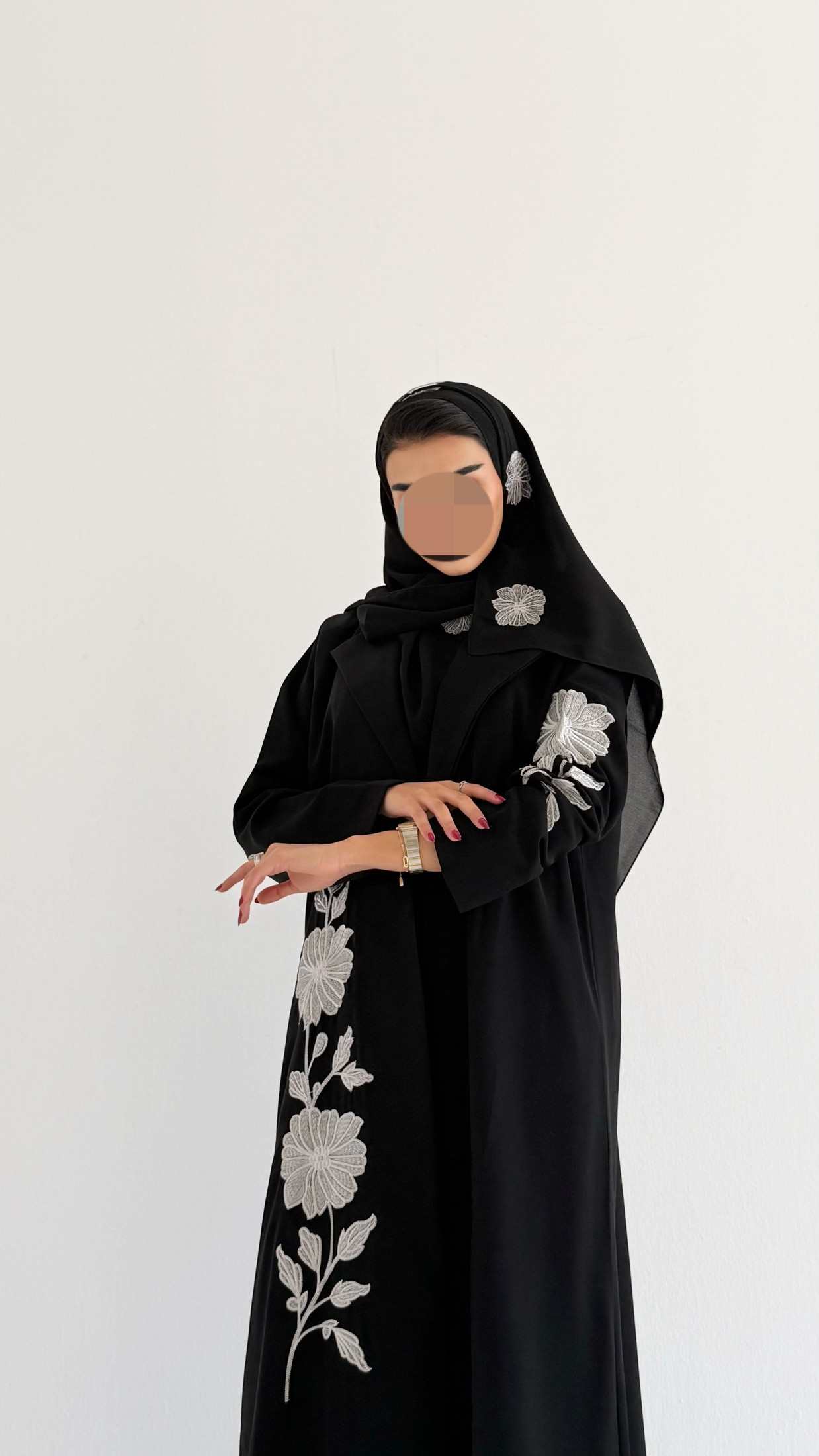 MW2000 -عباية بليزر بتطريز ابيض - Aya
