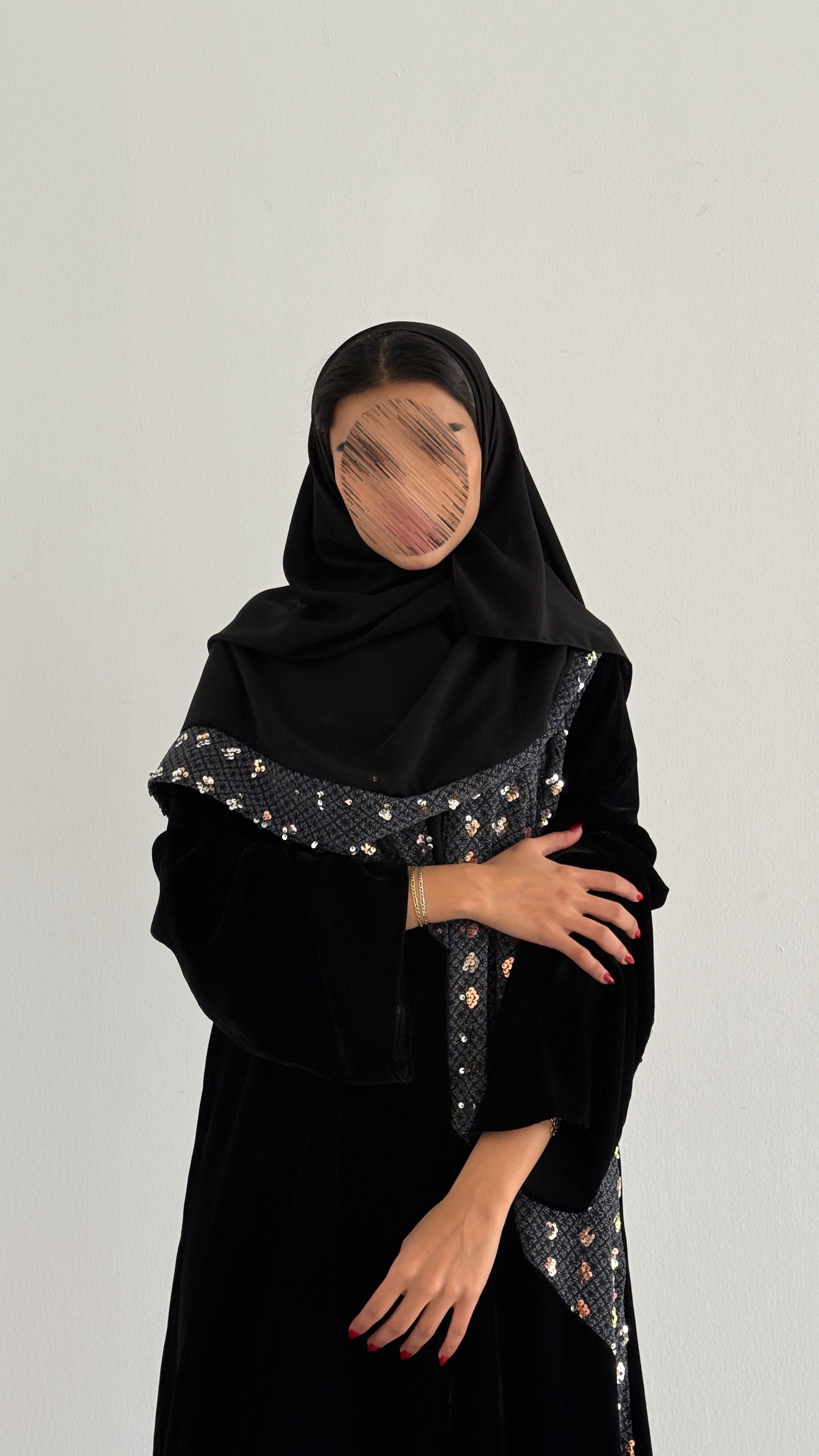 MW645 - Light Crepe Standing with Jacquard Half-Cloche