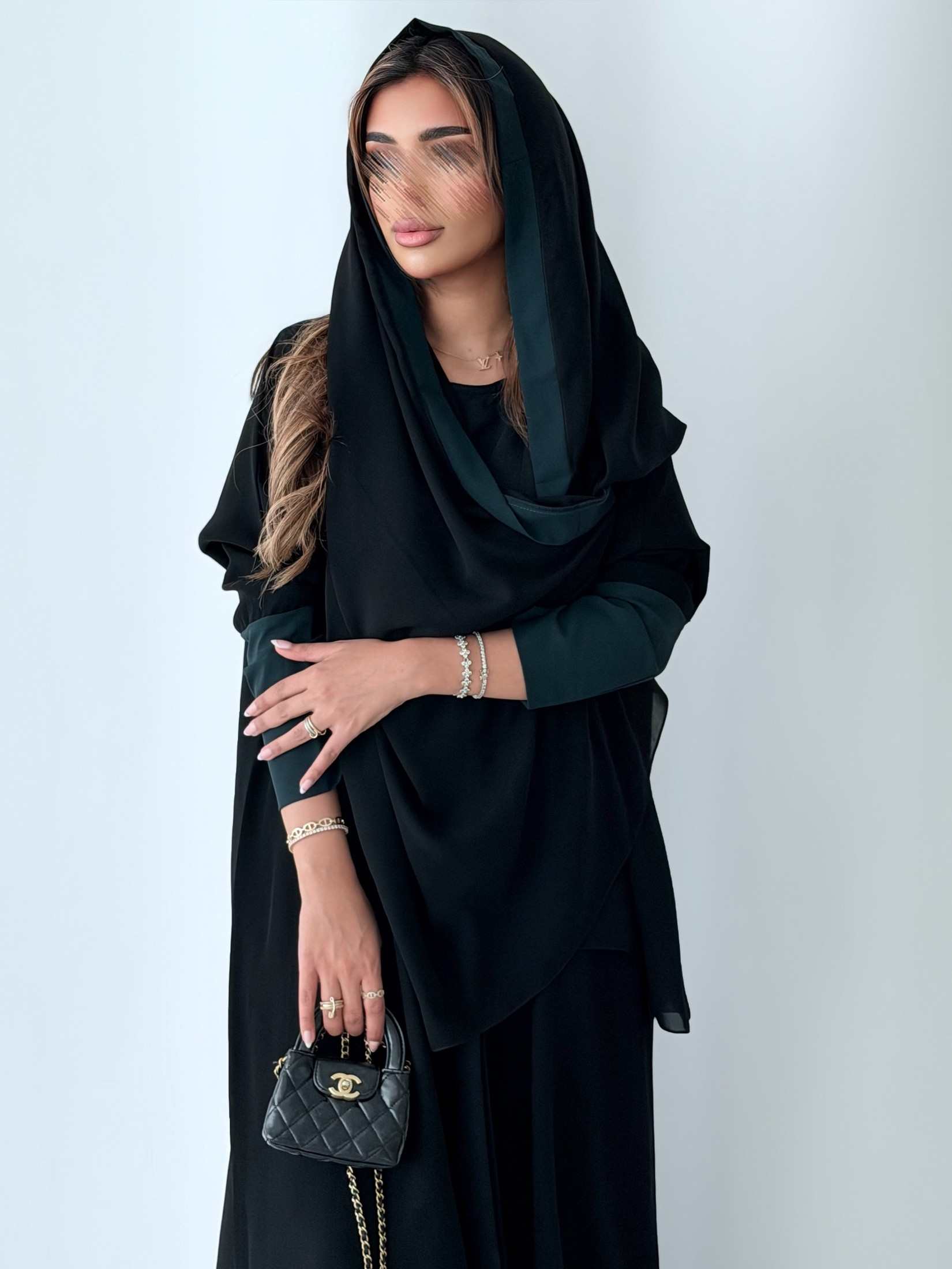 MWT1173 -عباية سوداء بتدخيلة اكمام - Aya
