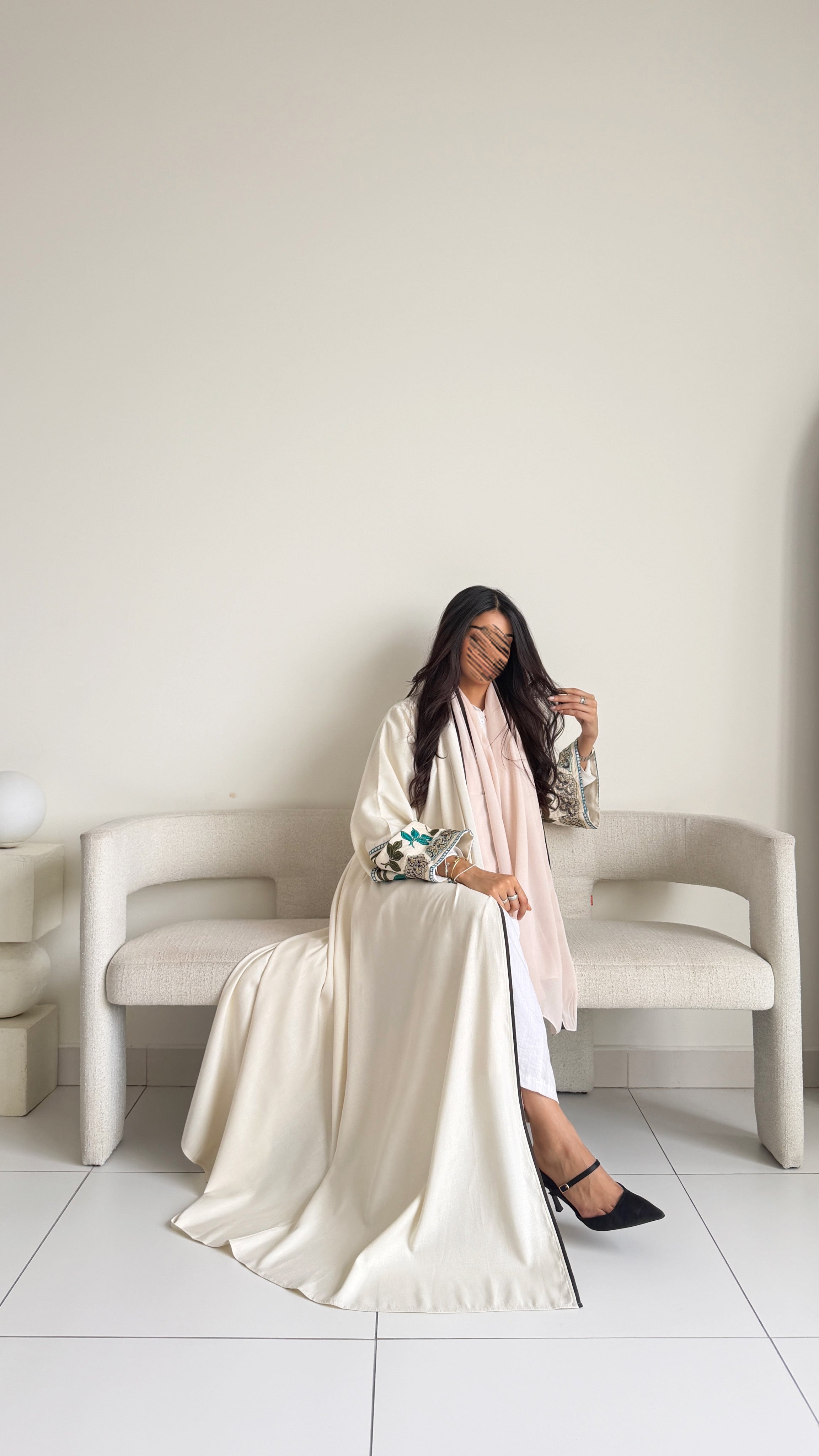 MWT2038 -  عباية لنن مع كلفة تطريز بقيطان زيتية - Aya