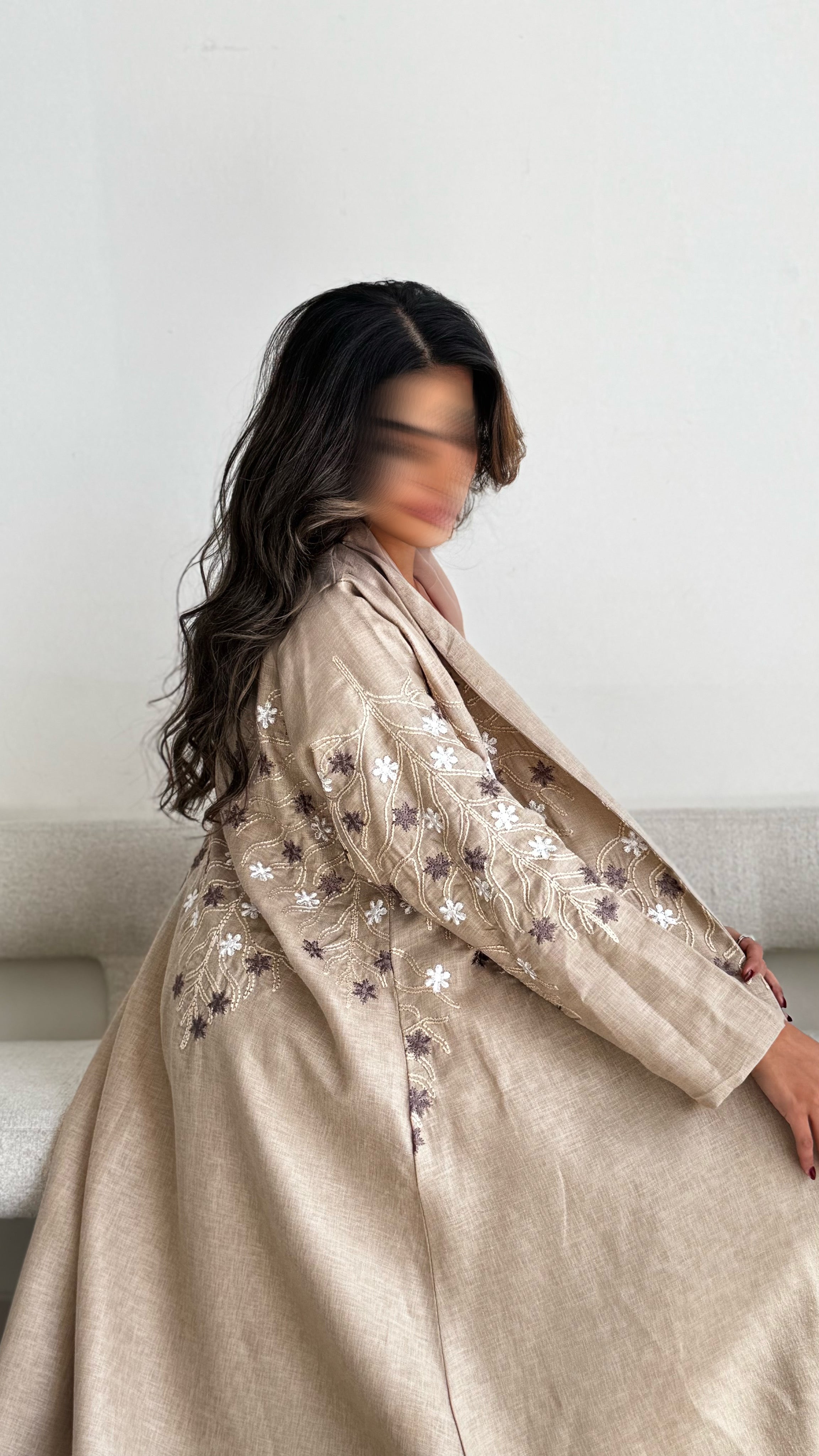 MWT393 - عباية لنن تطريز بيج - Aya