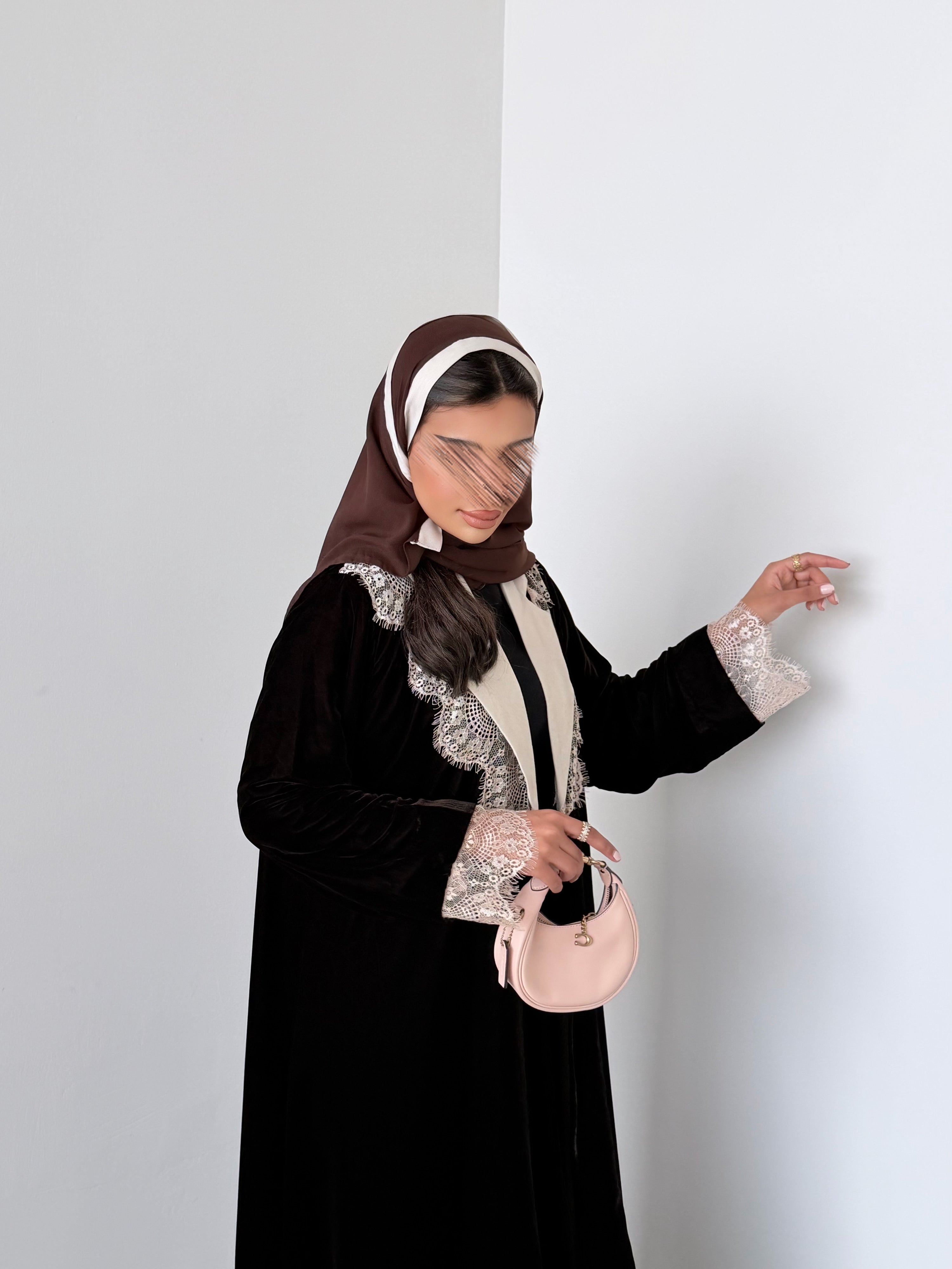 MW645 - Light Crepe Standing with Jacquard Half-Cloche