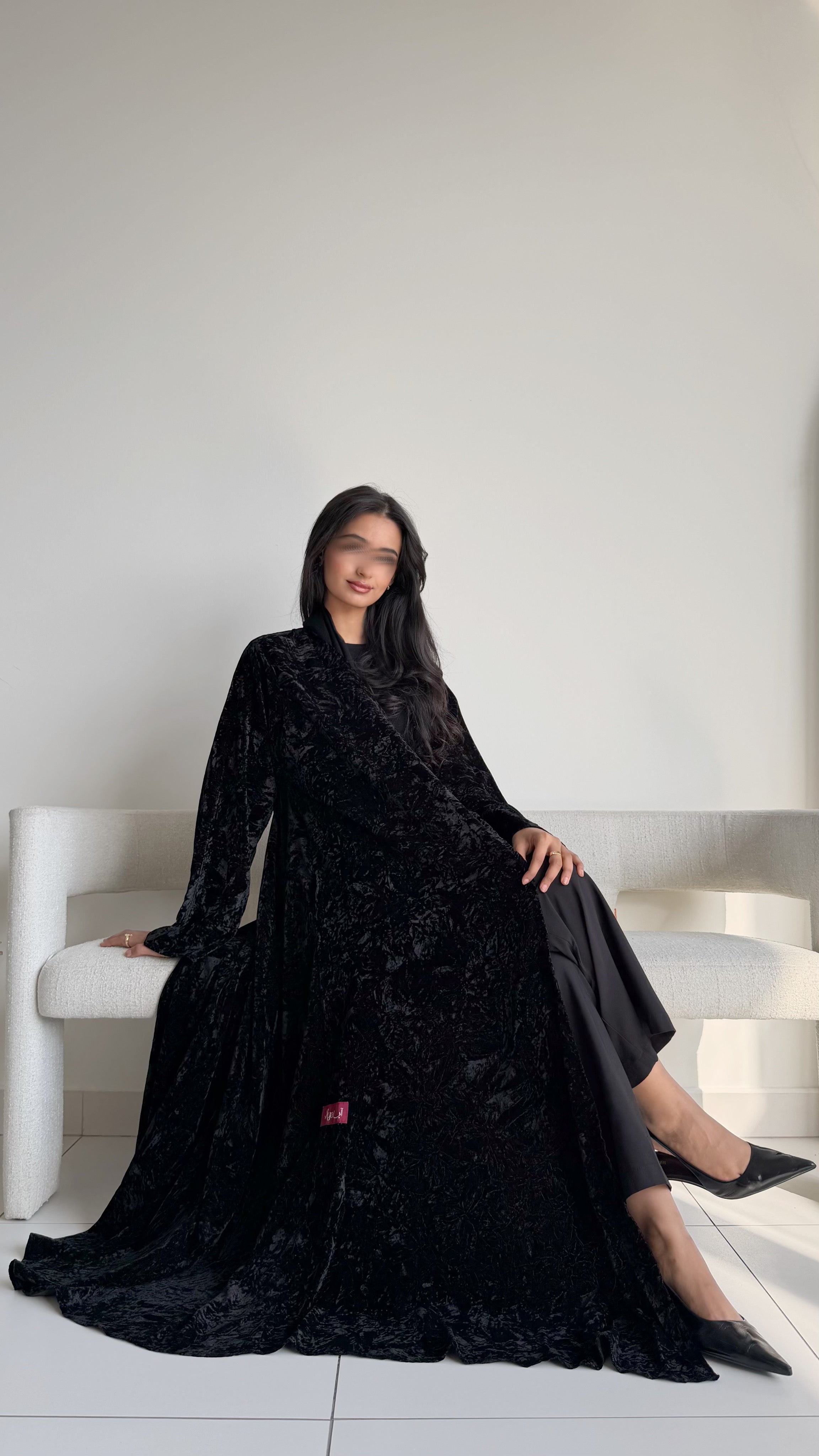 MW1769 - عباية مخمل مشجرة