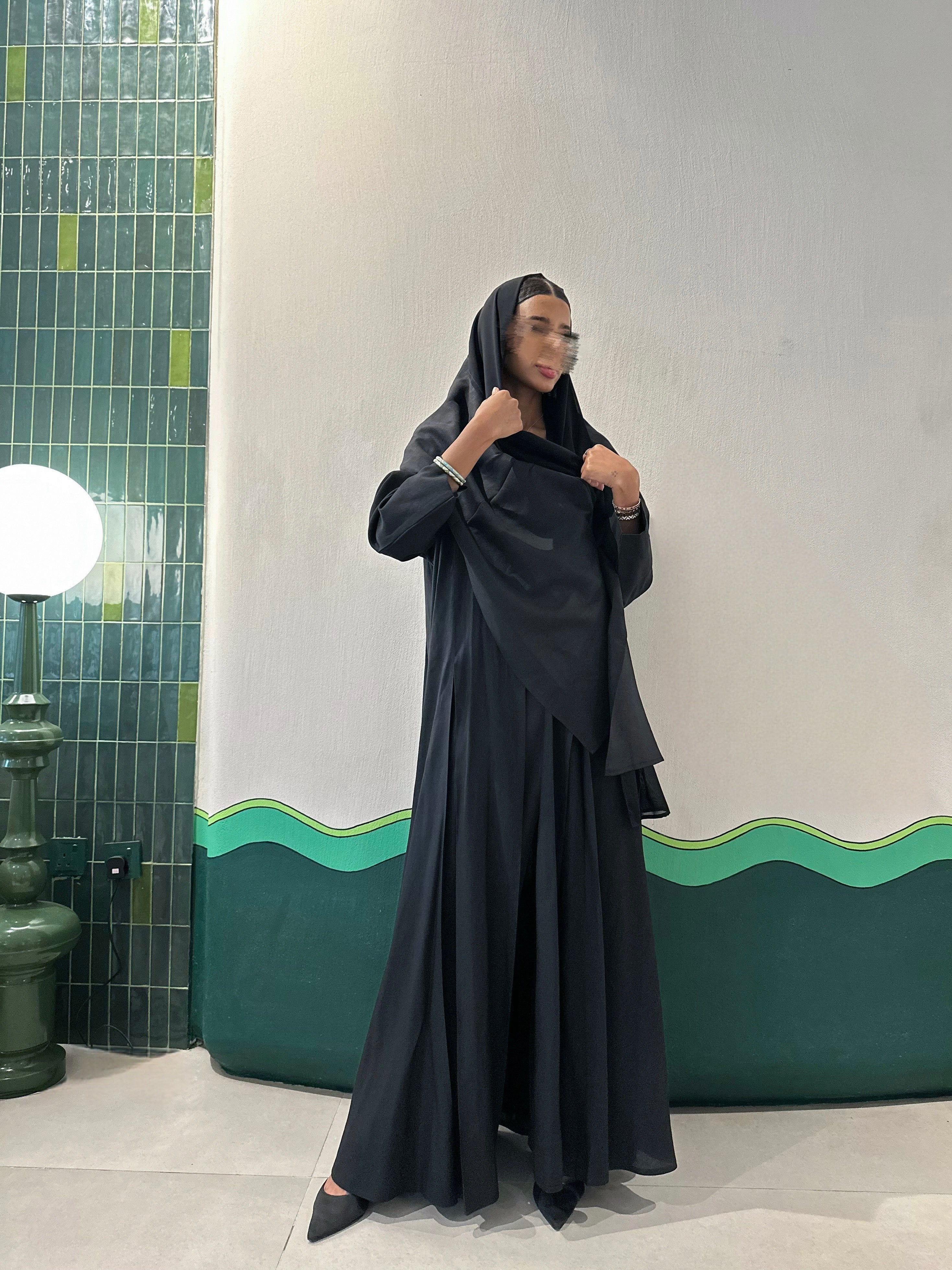 MWT399 - عبايه لنن اسود كسرات