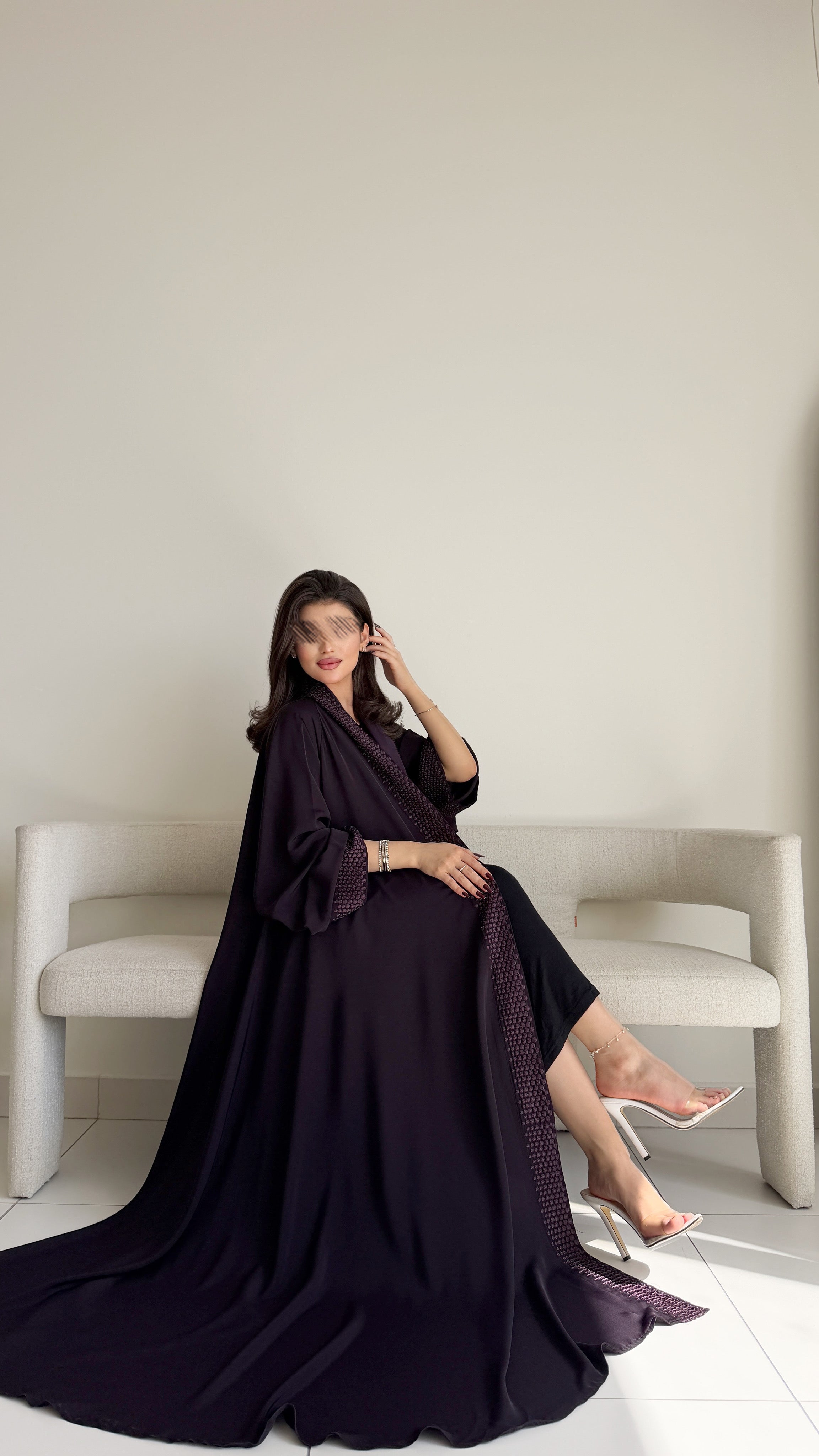 MW2020 - عباية تربل كلوش بتطريز بالامام والاكمام - Aya