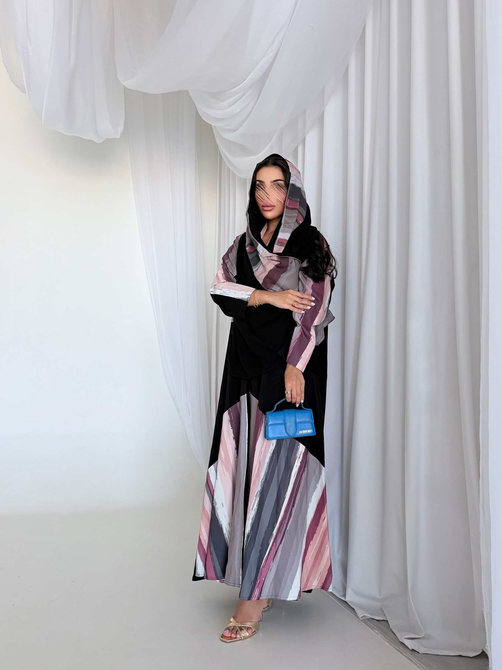 MWT5221 - عبايه يوميه اسود مع تدخيلات طباعه - Aya