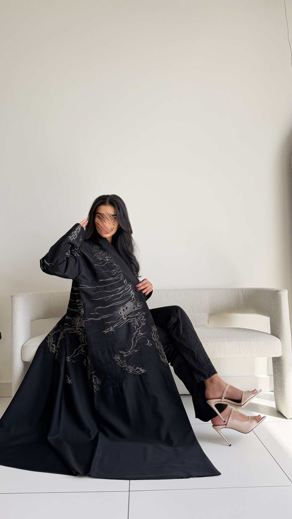 MWT1094 - عبايه اسود بتطريز واضافه لمعه - Aya