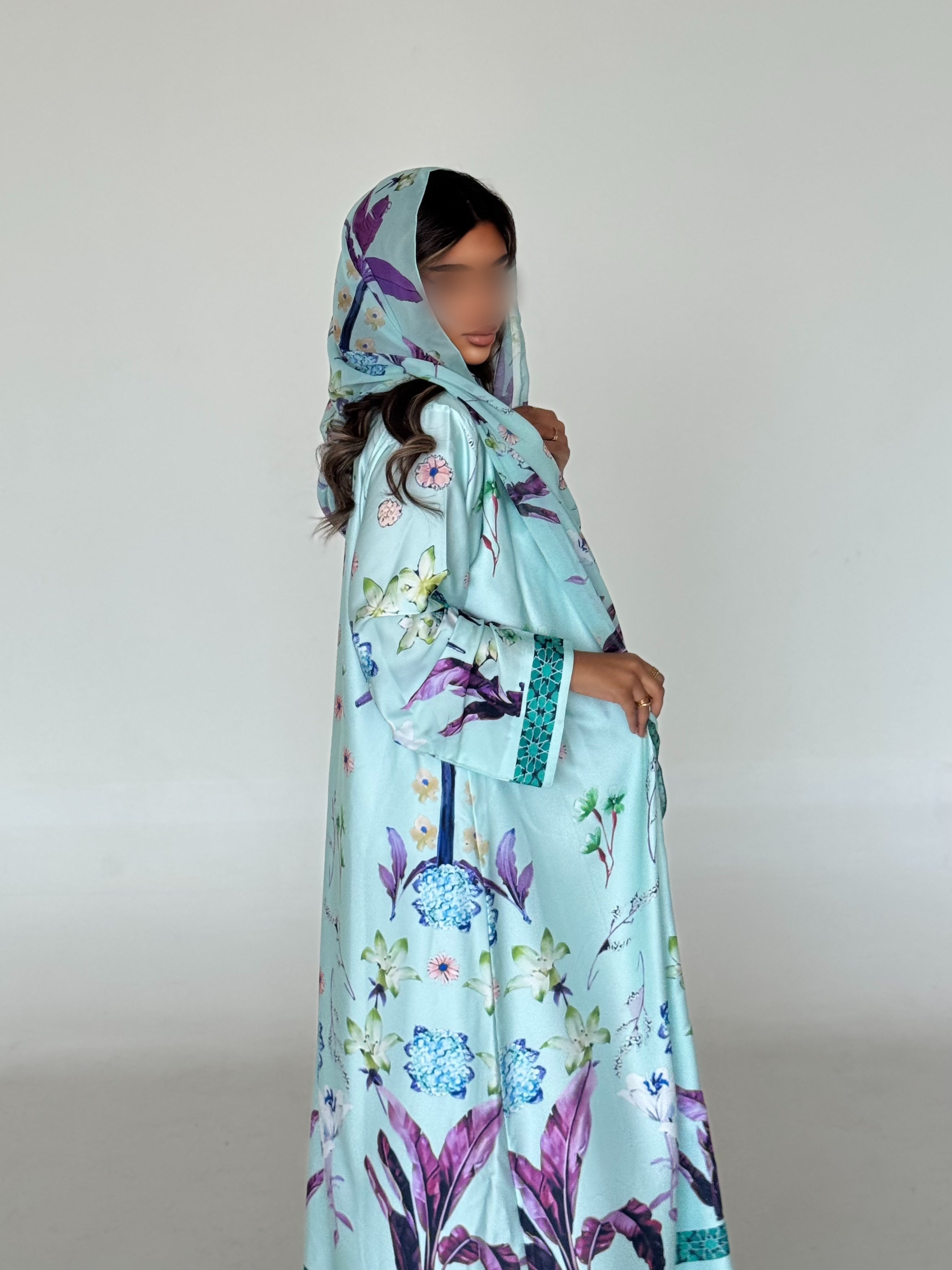 MW645 - Light Crepe Standing with Jacquard Half-Cloche