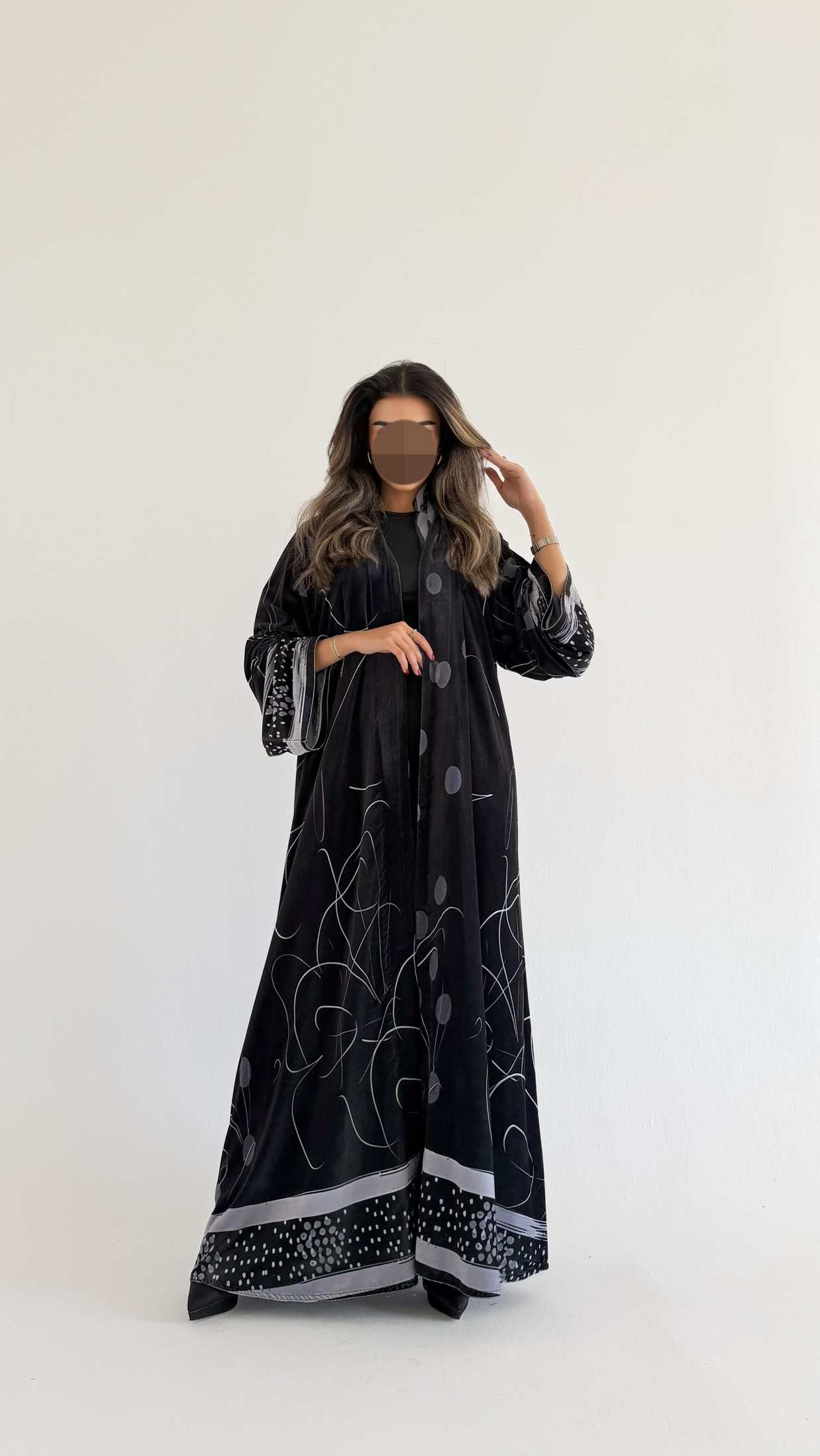 MWT883 - عباية مخمل طباعة - Aya