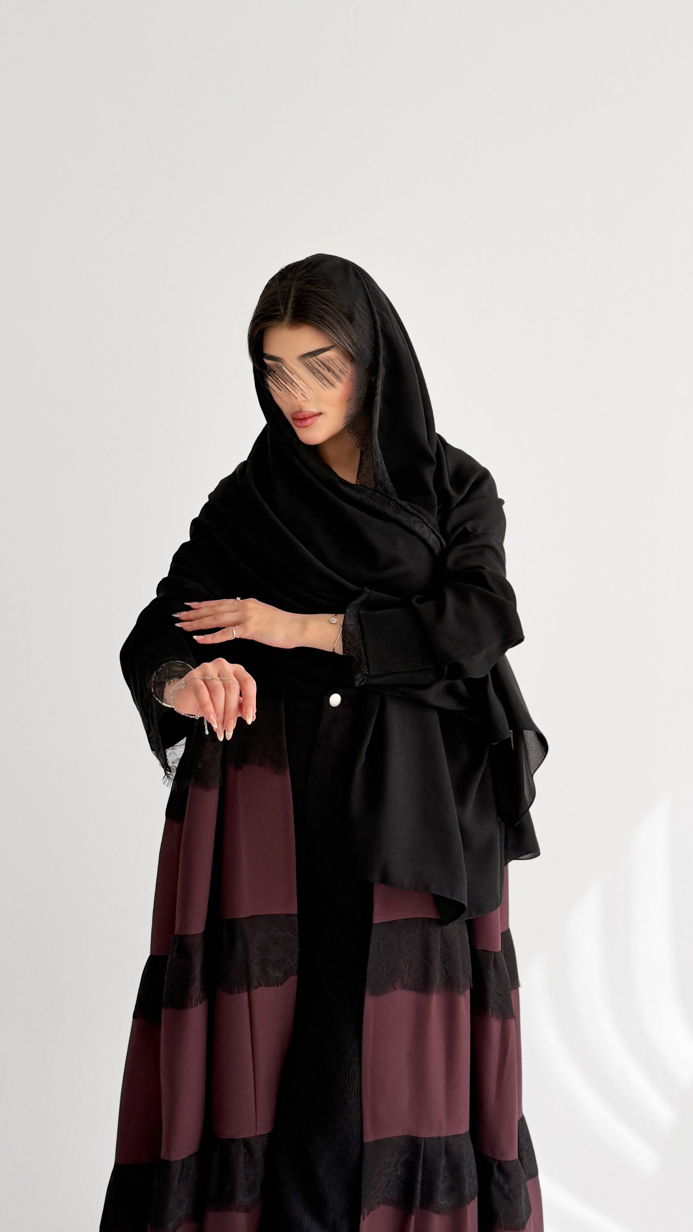 MW2029 - عباية ملكي مع اضافة كلفه دانتيل الاسود مع اضافه الكتان - Aya