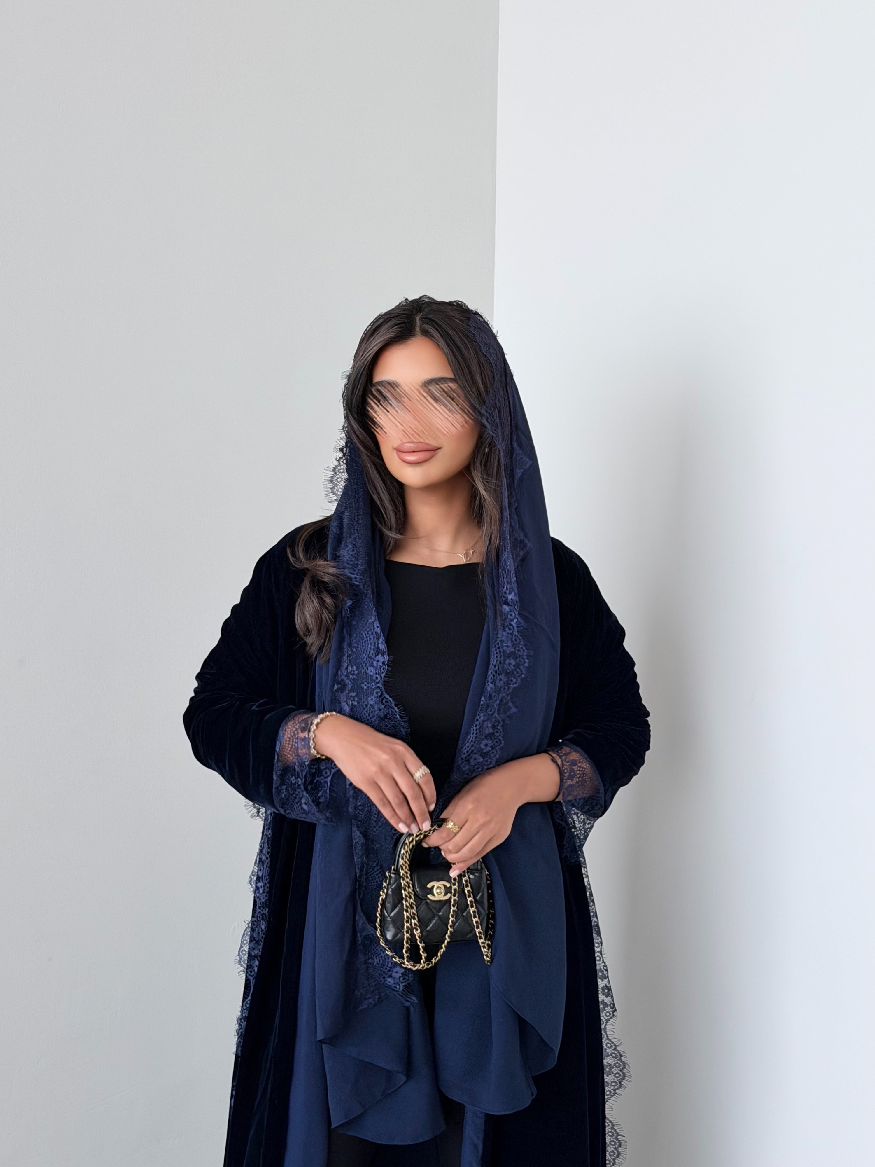 MW645 - Light Crepe Standing with Jacquard Half-Cloche