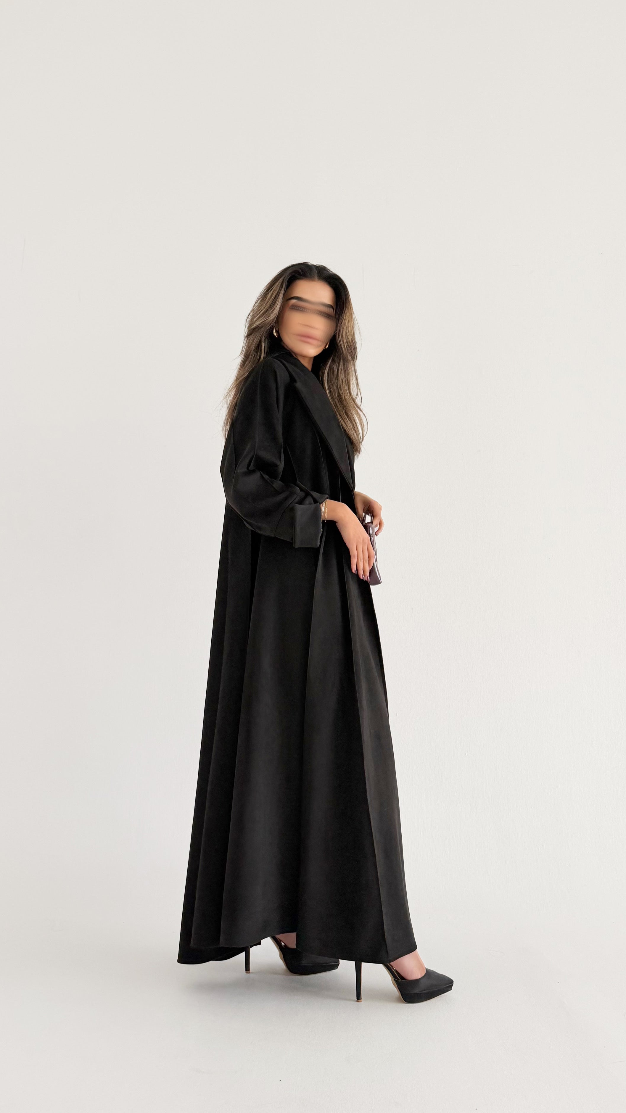 MW645 - Light Crepe Standing with Jacquard Half-Cloche