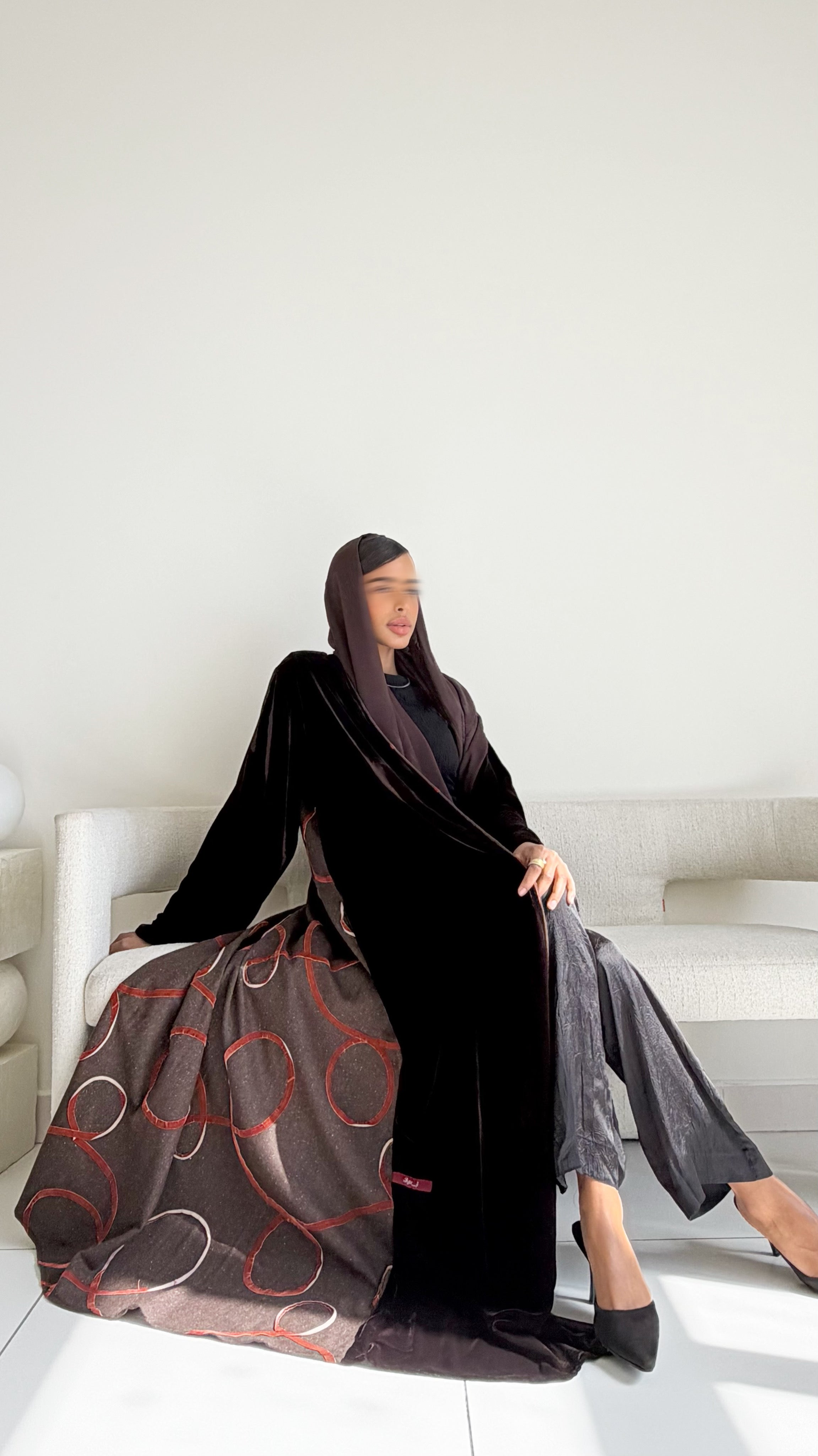 MW645 - Light Crepe Standing with Jacquard Half-Cloche