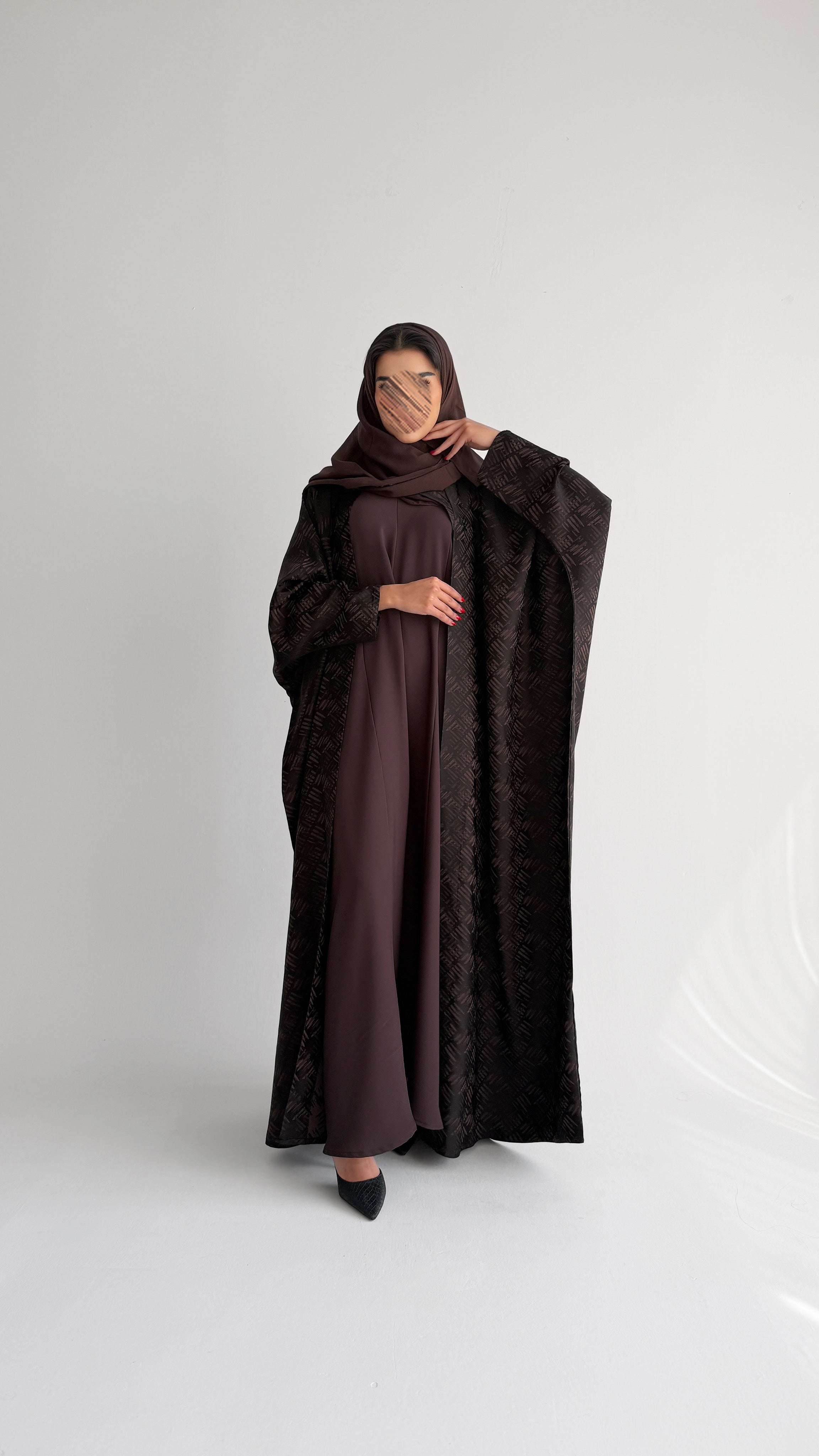 MW2080 -   عباية جاكار قصه بشت مع اضافة فستان داخلي كريب حرير - Aya