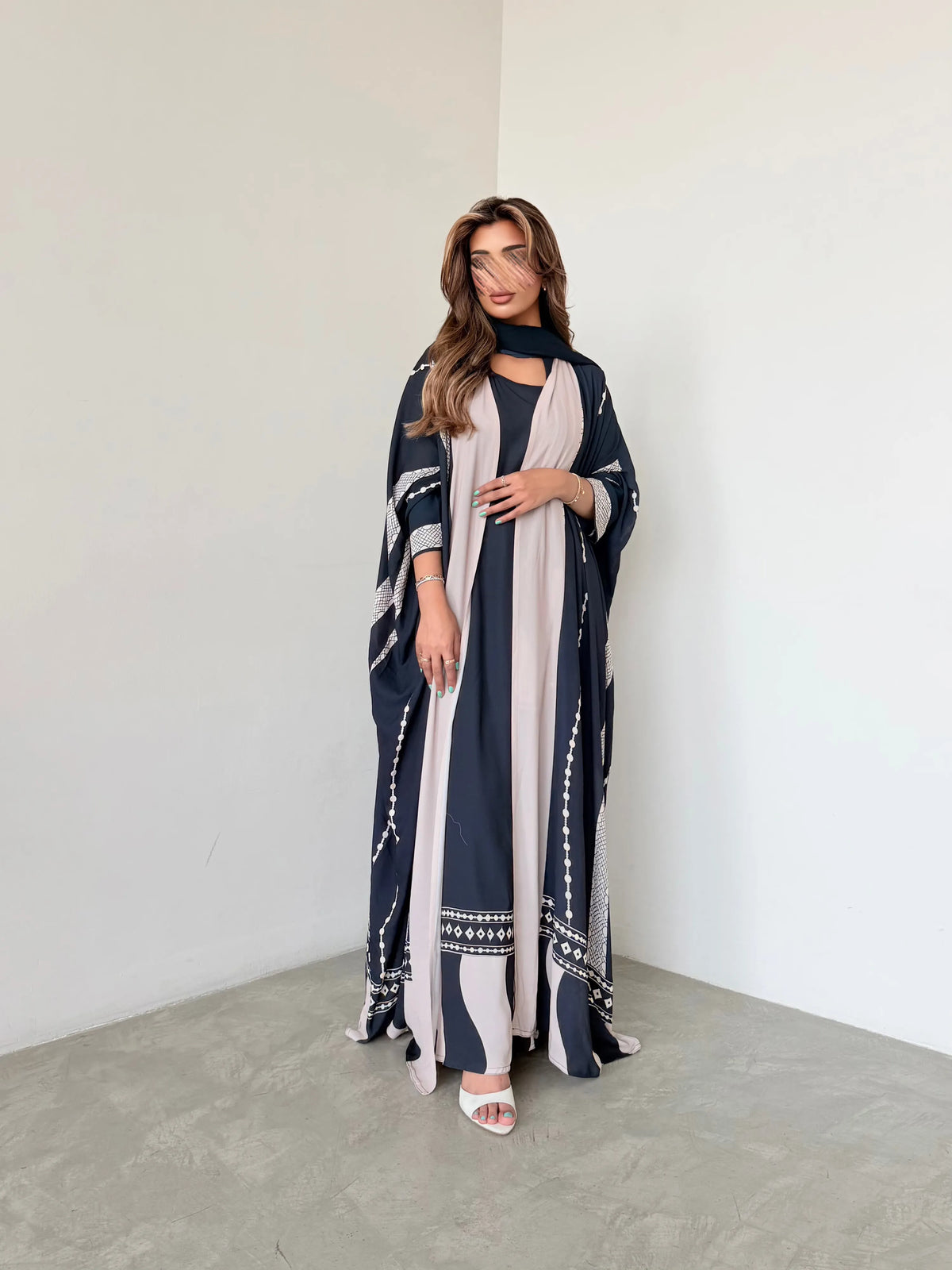 MWT4072 - عبايه طباعه فراشه