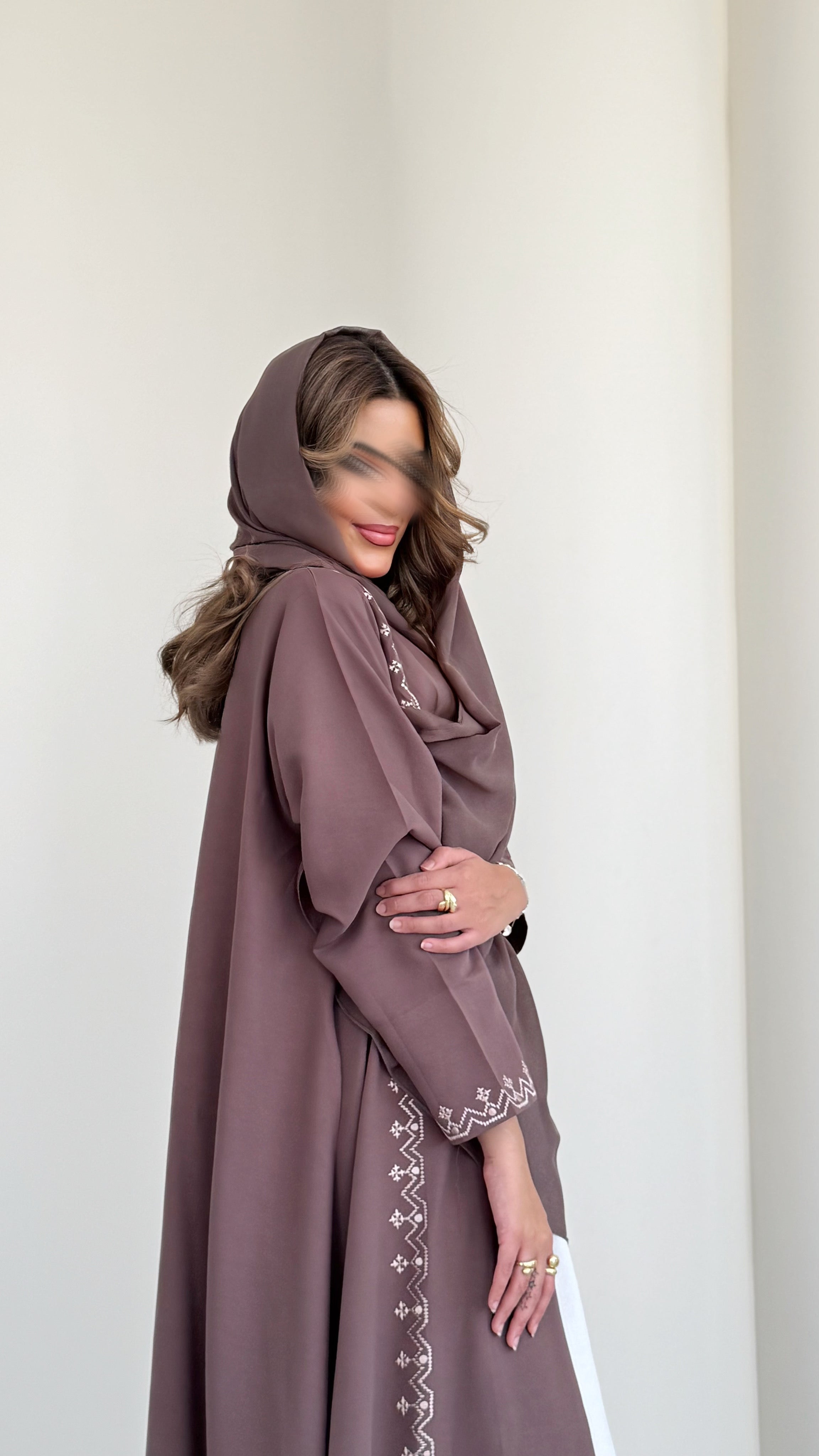 MWT350 - عباية بني مع تطريز - Aya