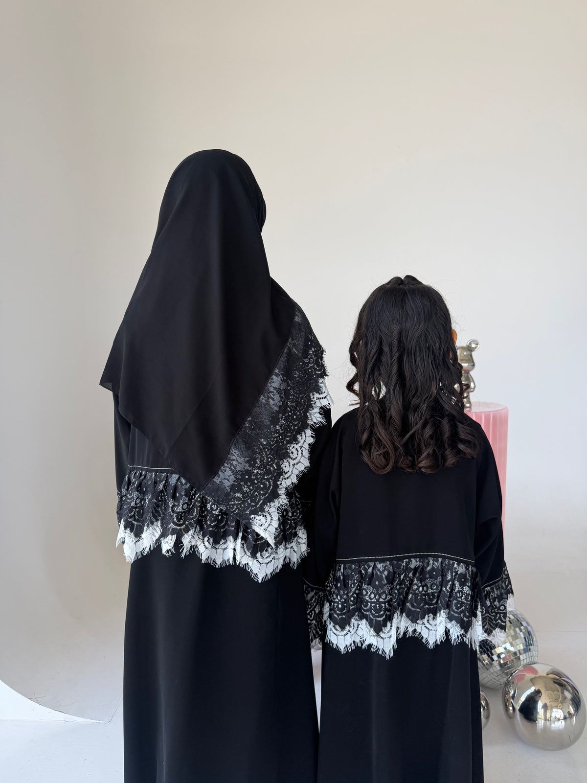 MWT4329 - عباية أطفال لمياء سوداء بدانتيل دبل - Aya