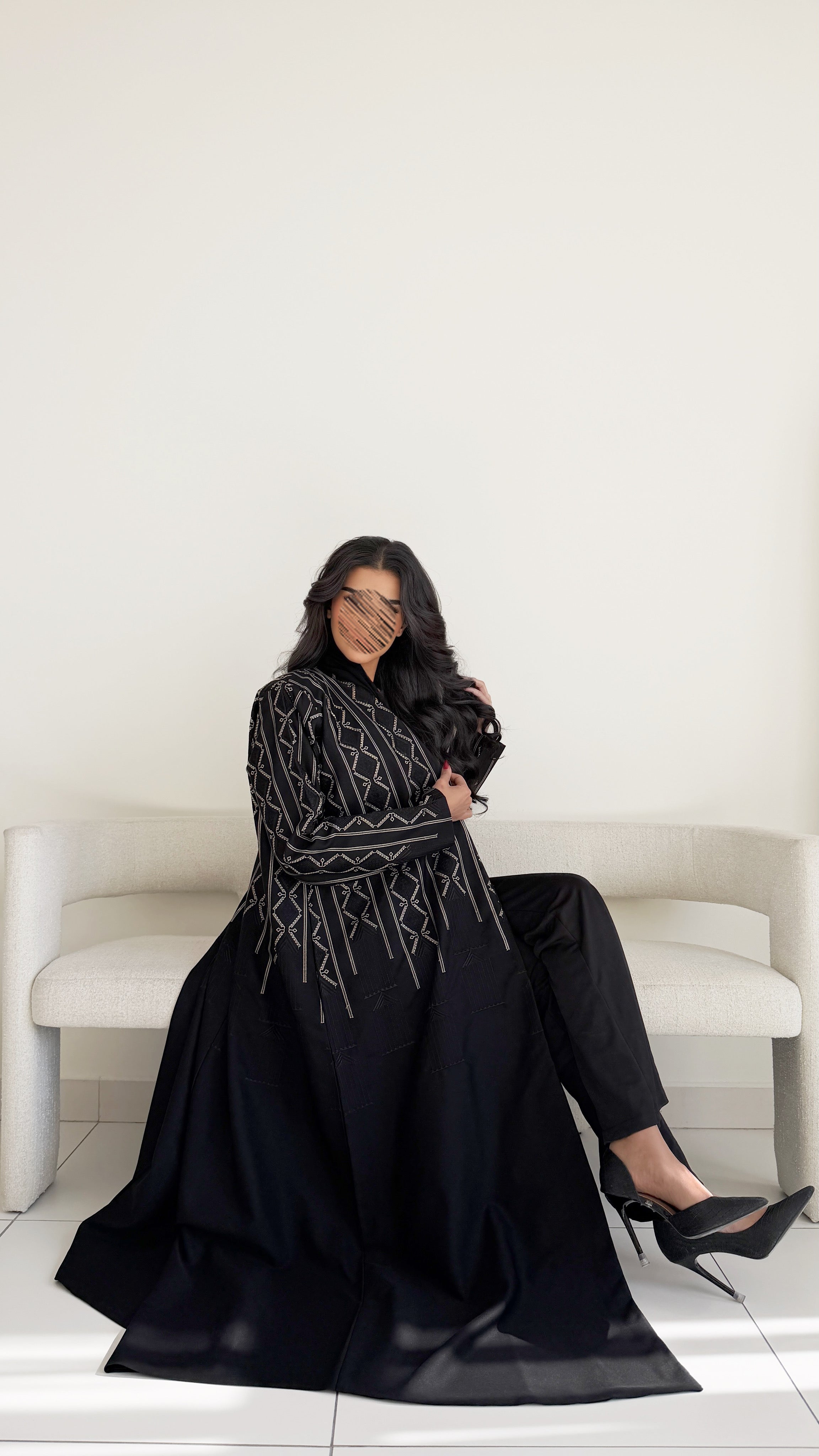 MWT1024 - عبايه بتطريز بنص الامام والخلف - Aya