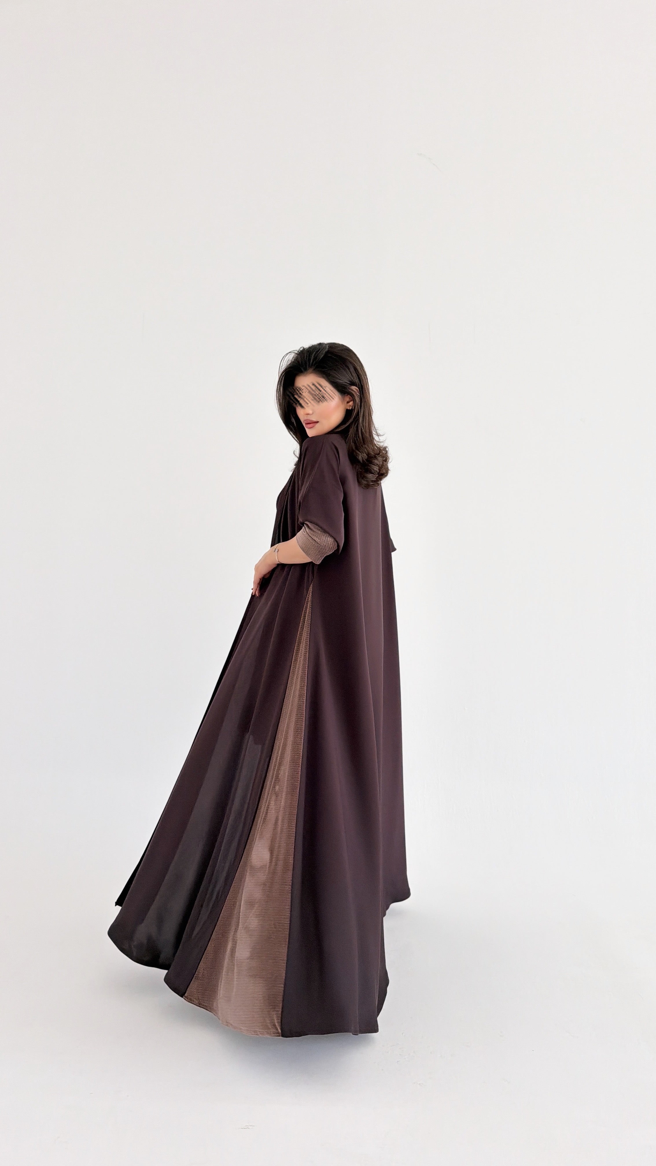 MWT1089 - عباية بني بتدخيله بالاكمام والجنب - Aya