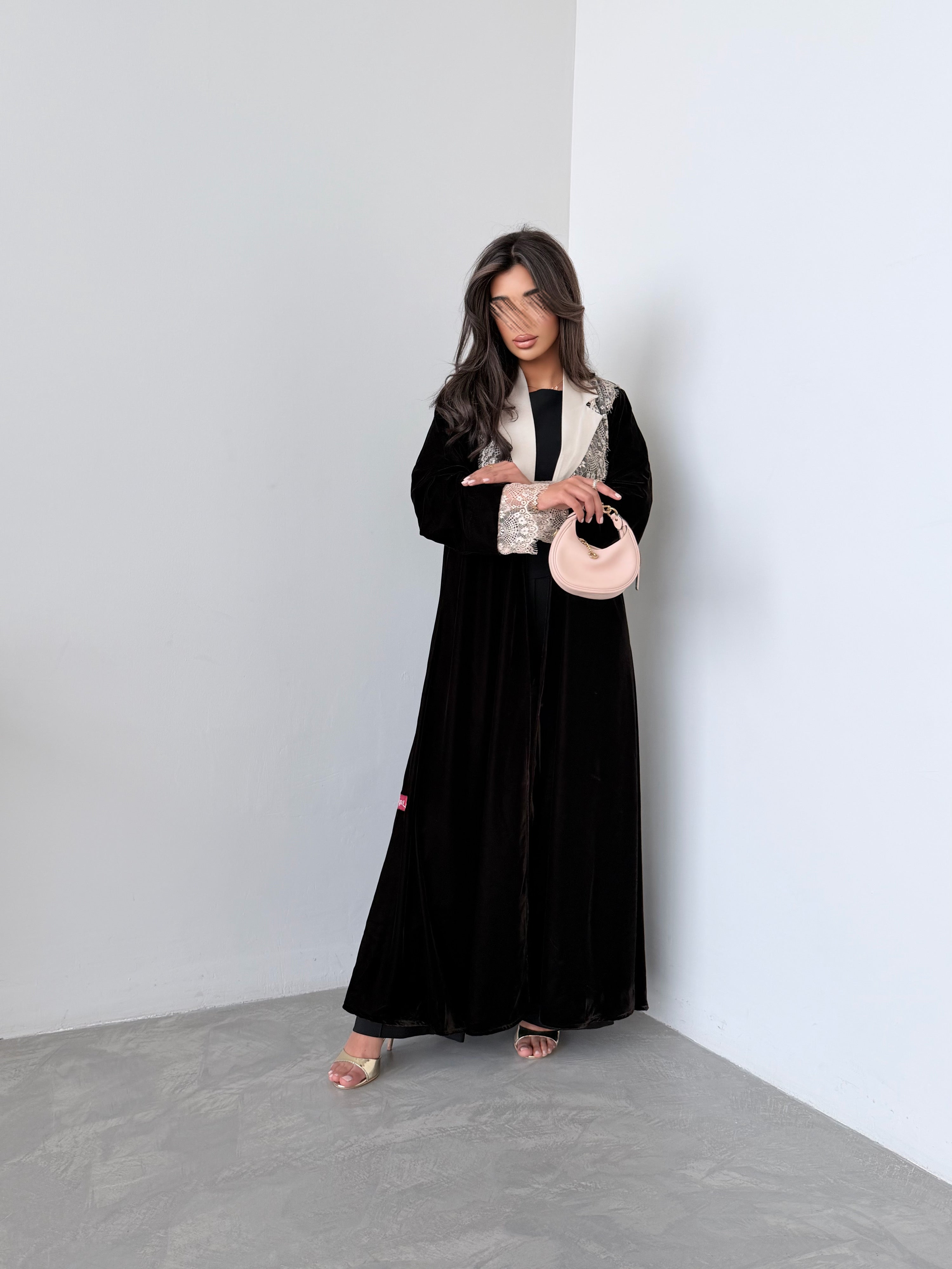 MW645 - Light Crepe Standing with Jacquard Half-Cloche