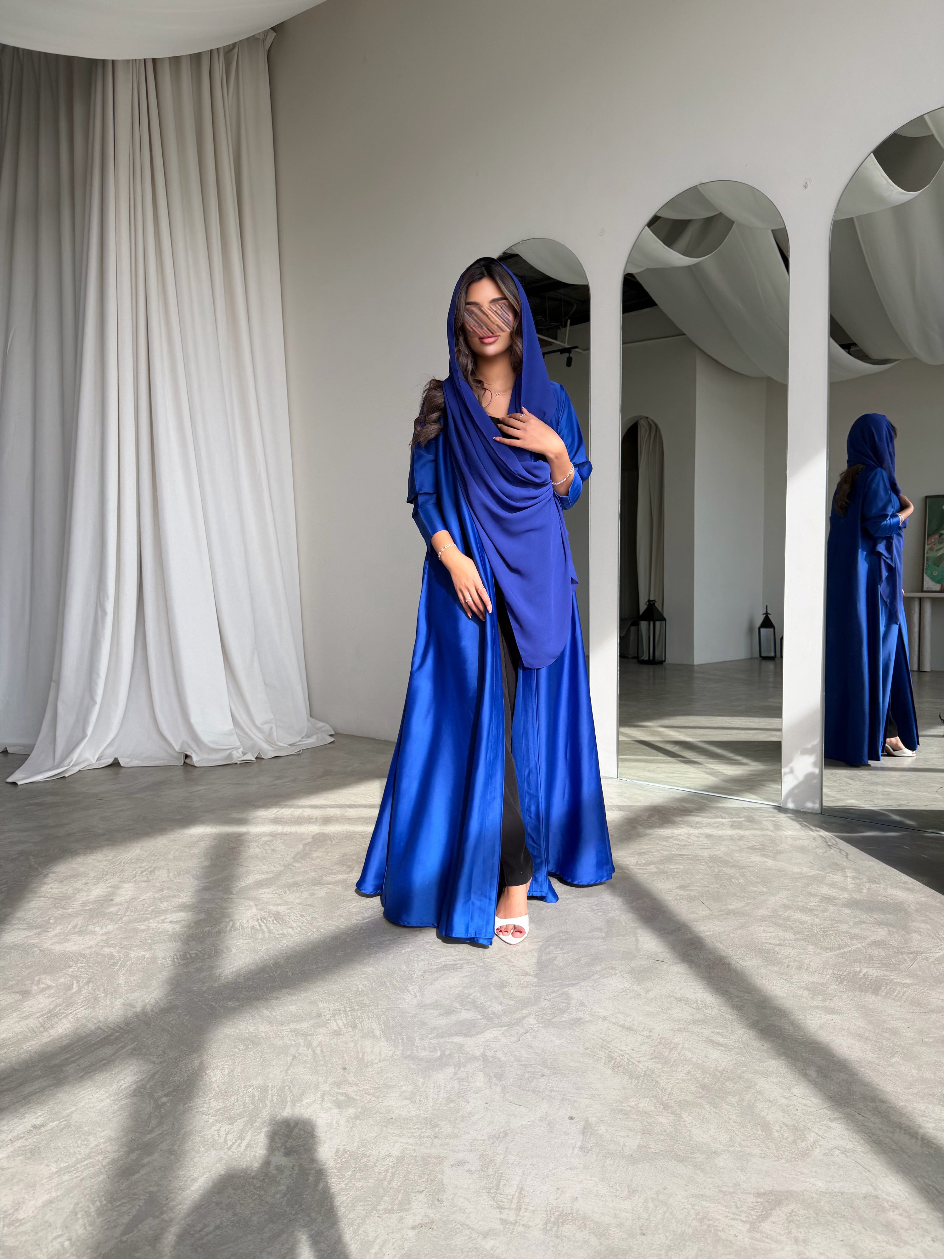 MWT777 - عباية كريب ازرق - Aya